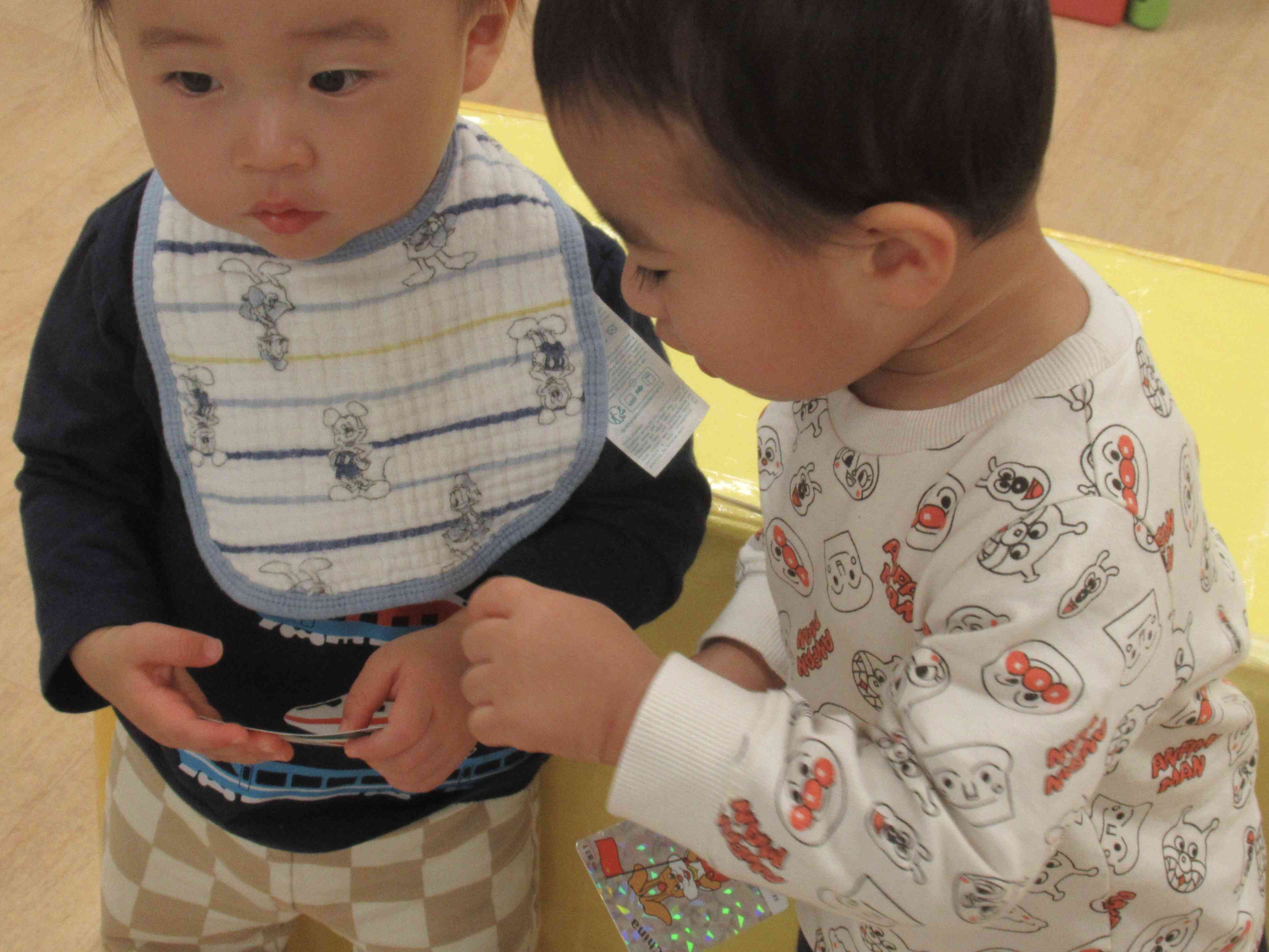 「僕はこのカードもらったよ！」「◯◯くんは、どんなカードもらったのー？？」