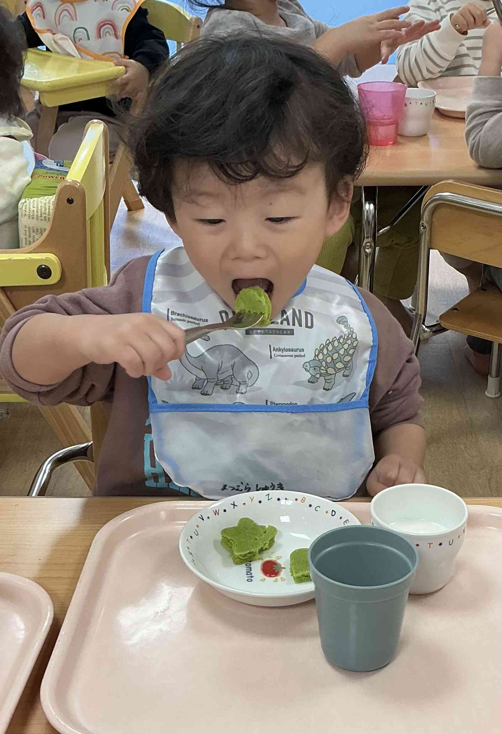今日のおやつはなにかな？？