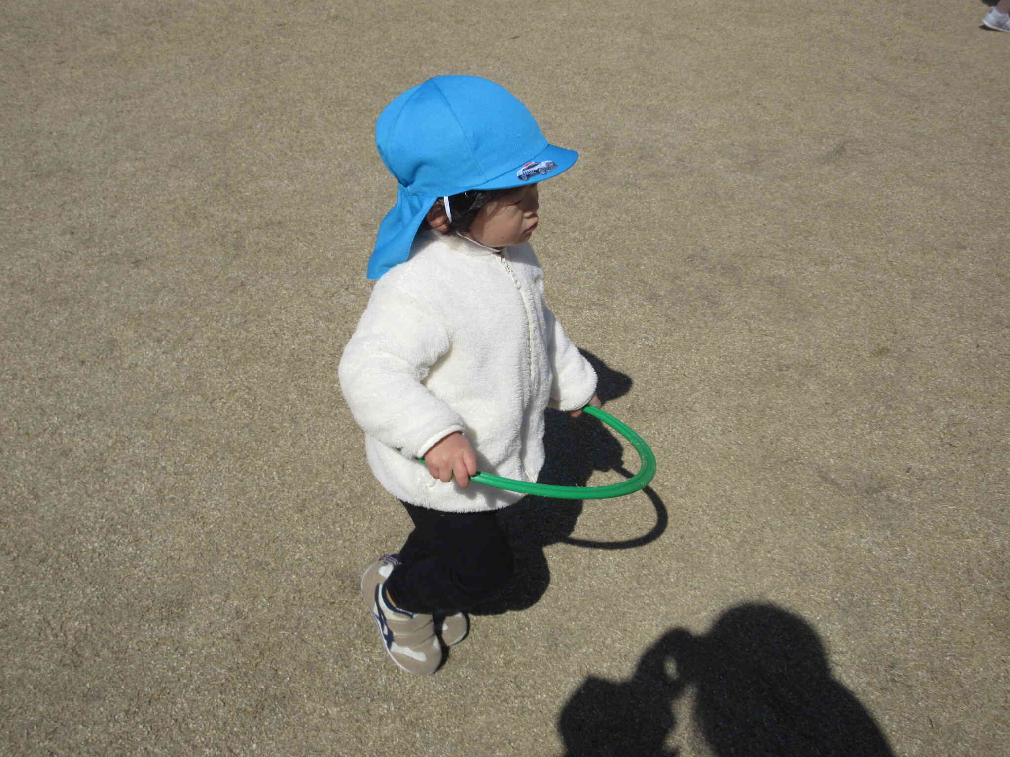 フープを使って電車ごっこ！ビュンビュン早いぞ早いぞ！！