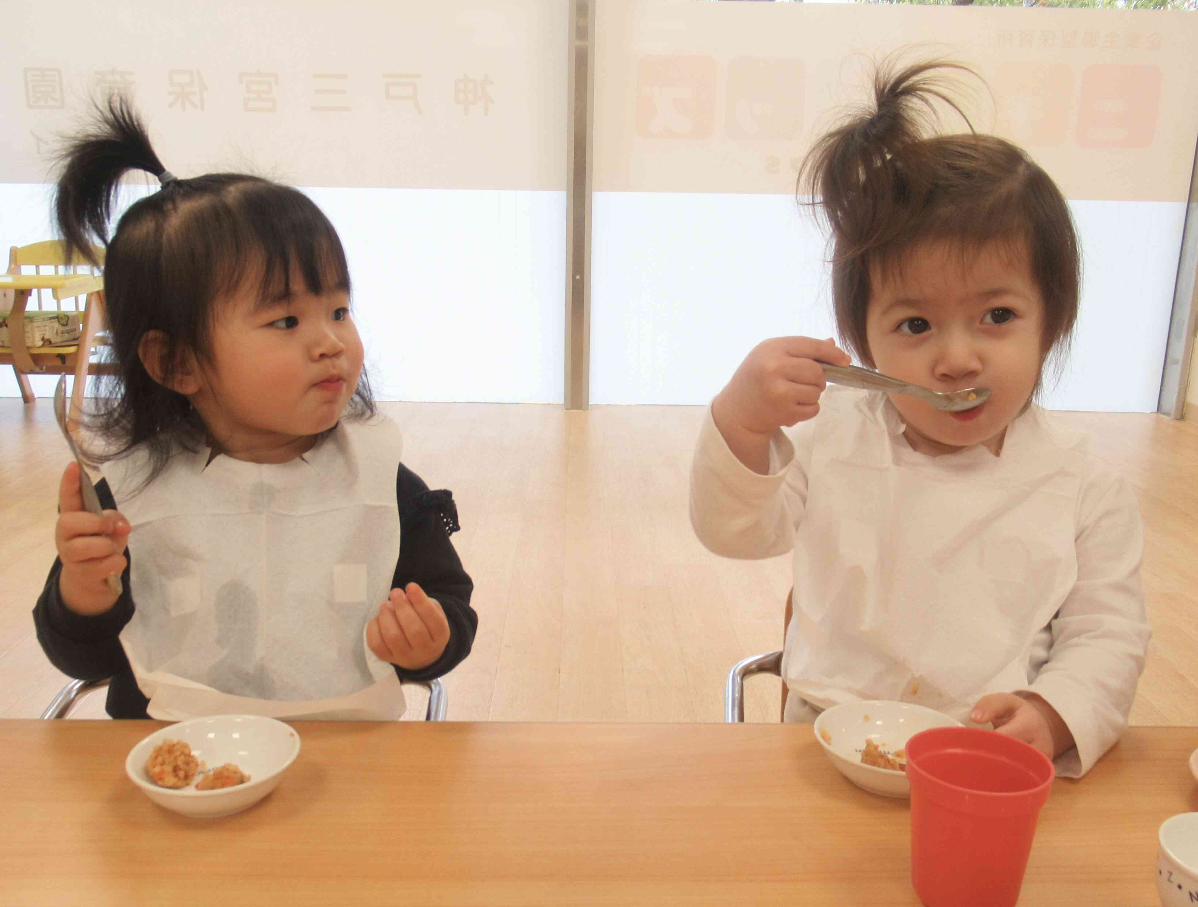 午後のおやつはおにぎりを食べたよ