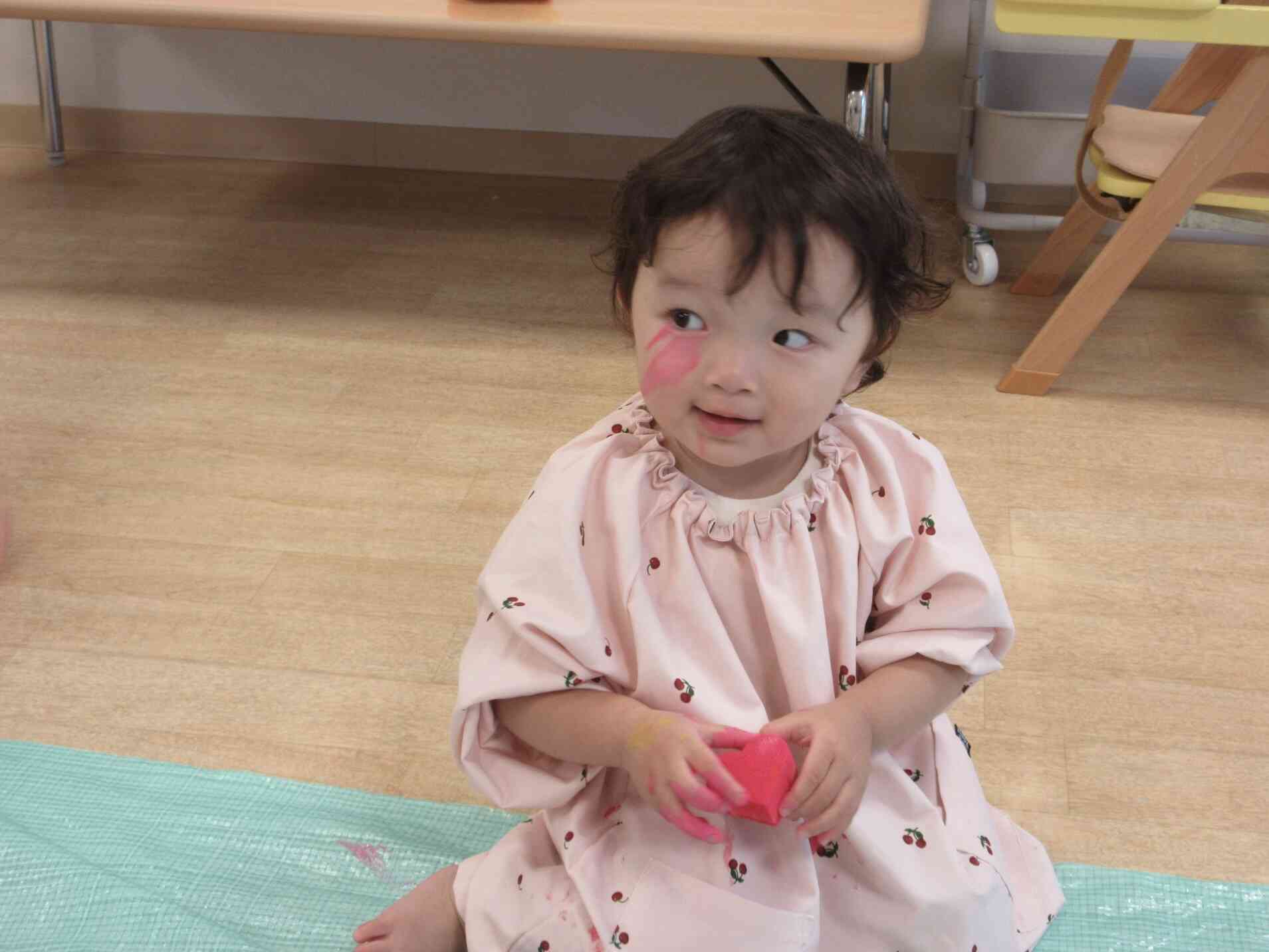 お顔にもついちゃった(∞≧◇≦)