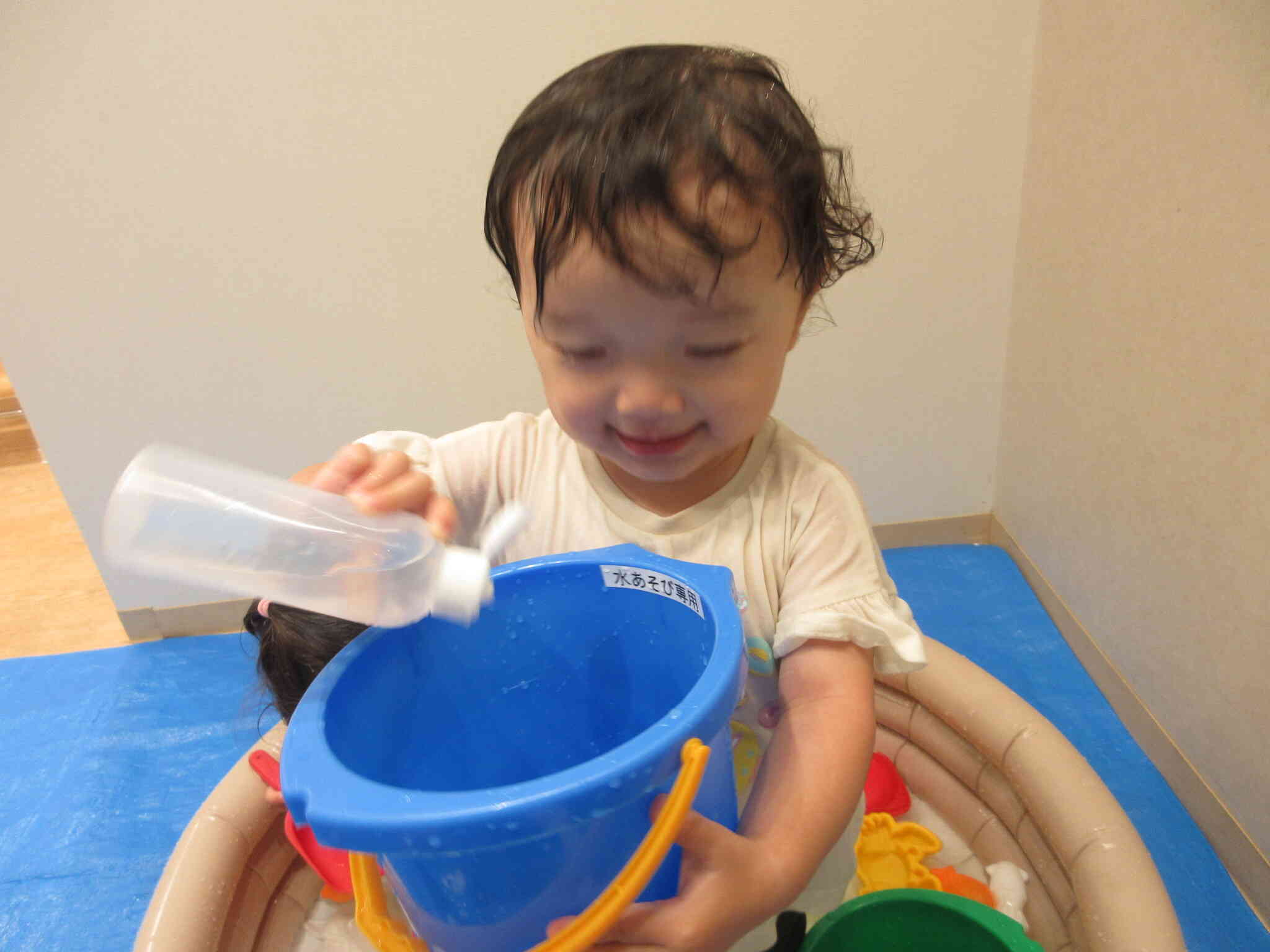 お水を入れてみよっと！