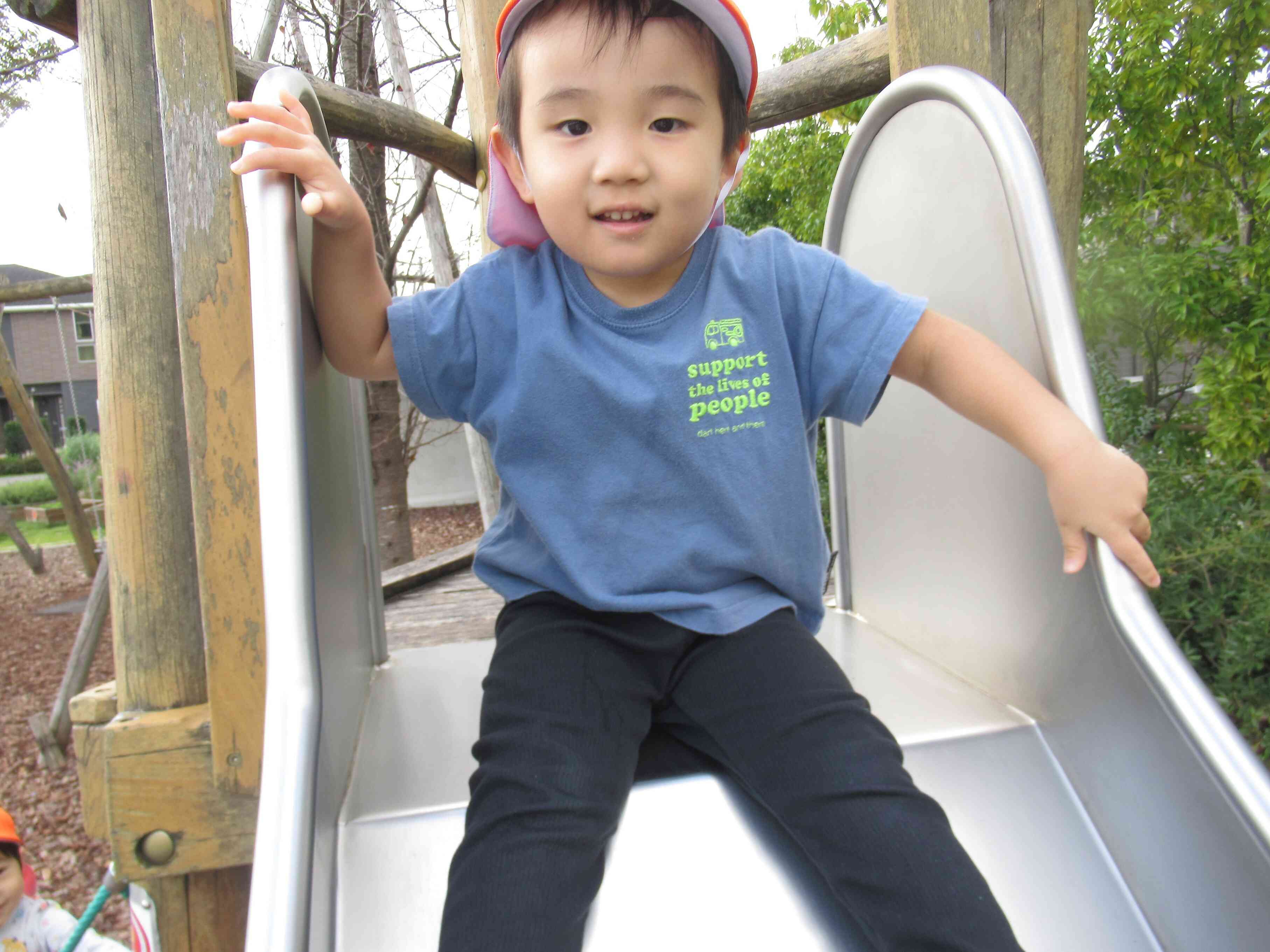 滑り台楽しいよ！