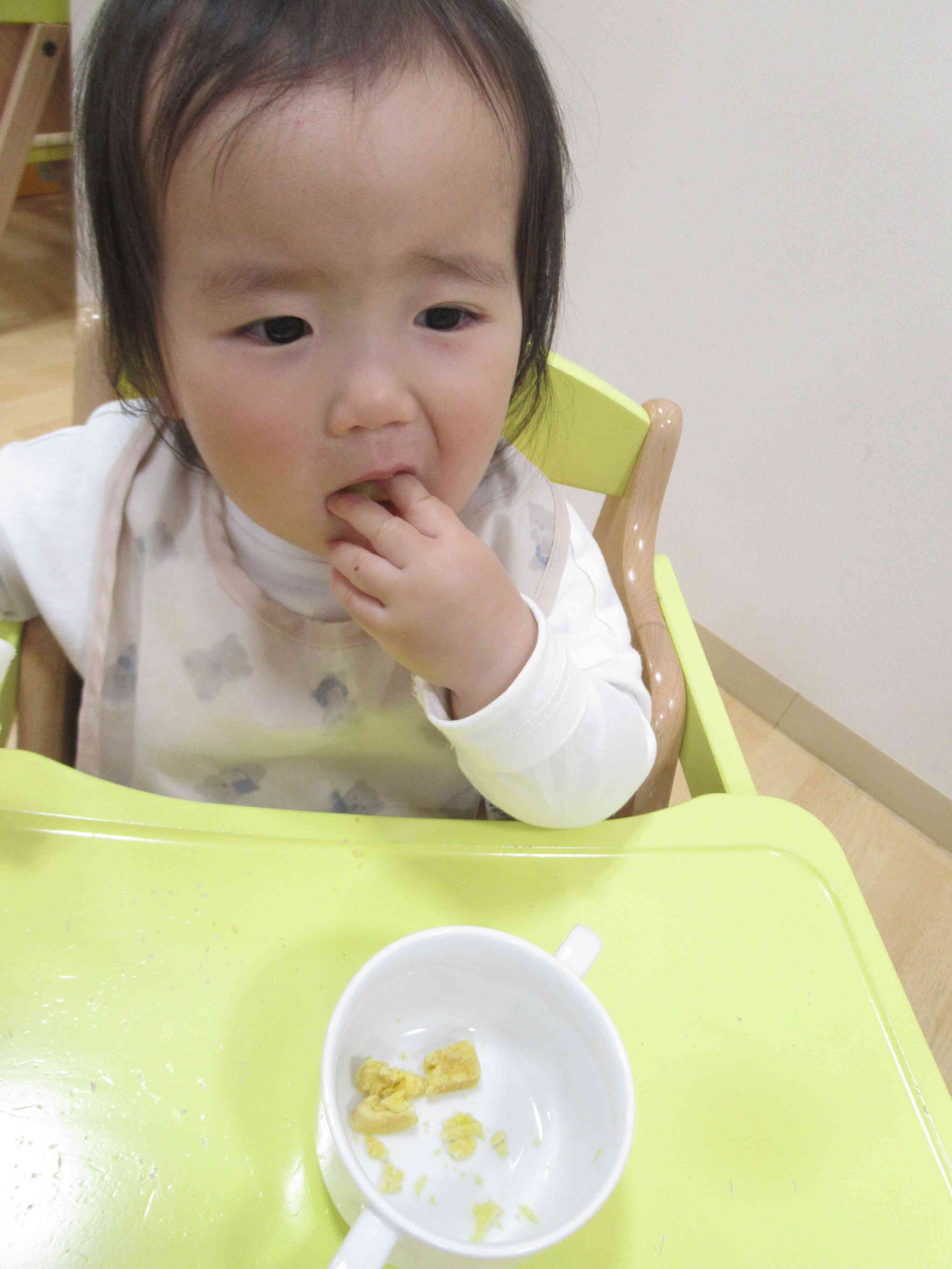 ひよこさんもパクパクッ！