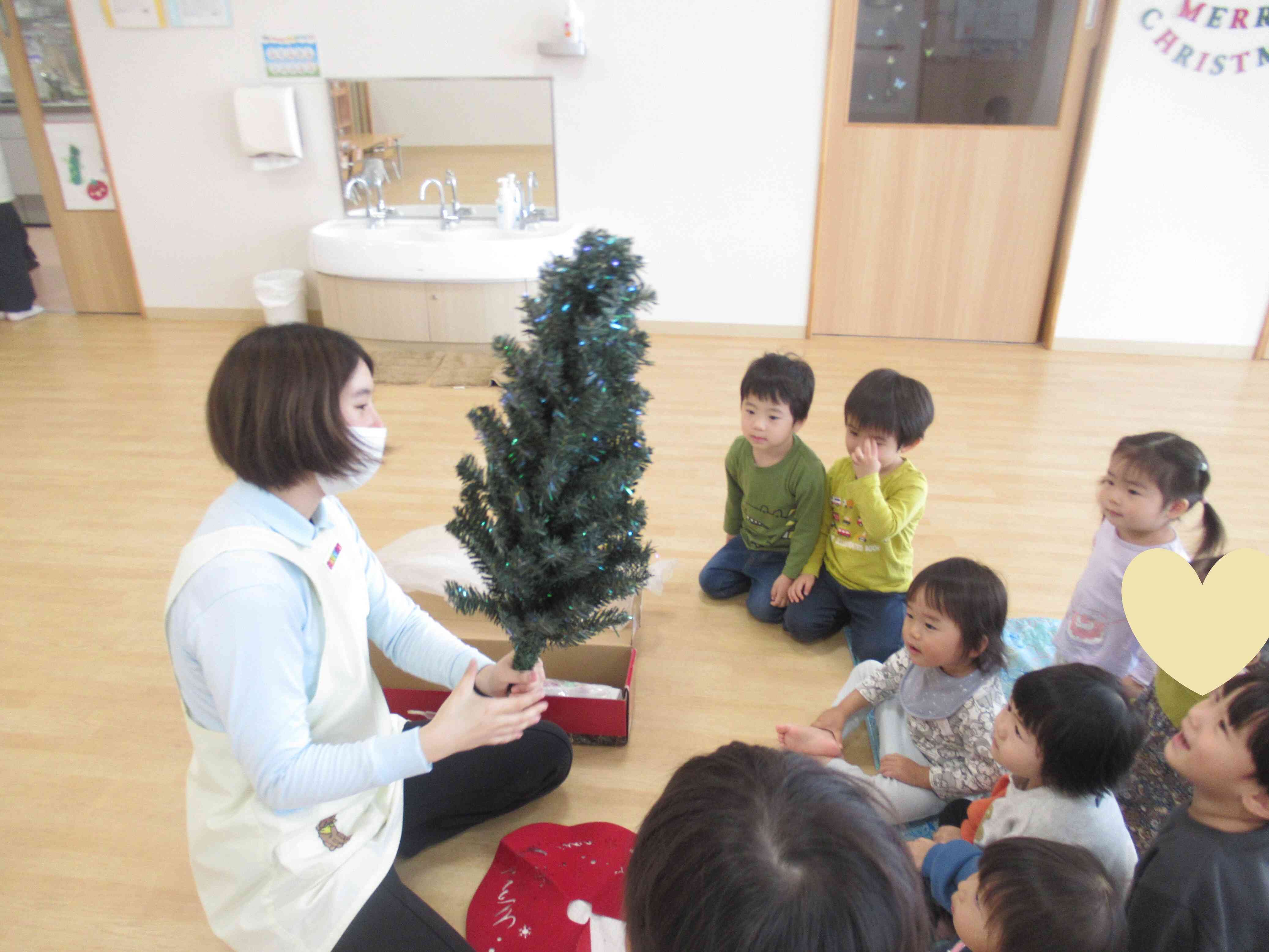 クリスマスツリー　(^^♪