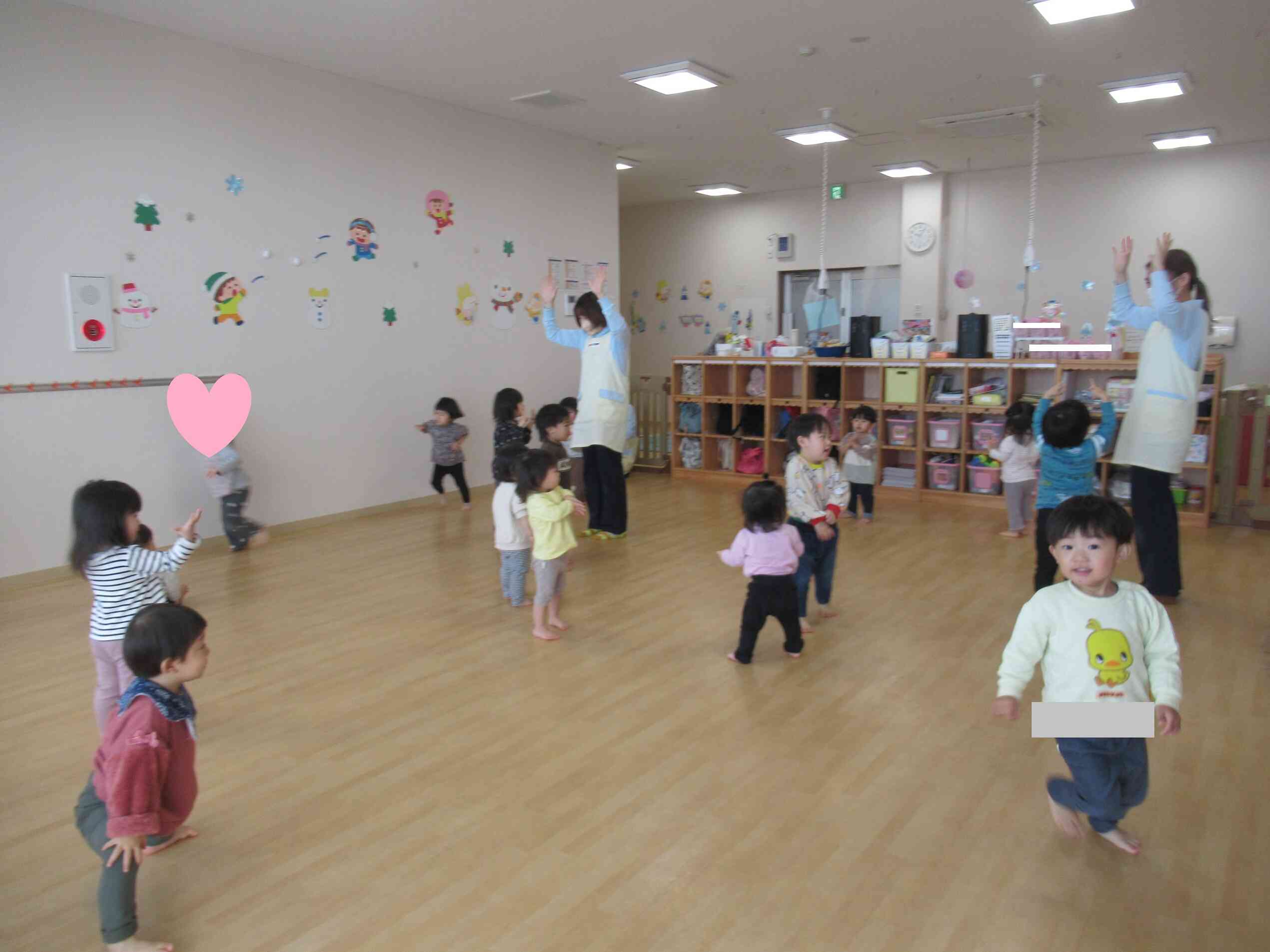 音楽リズム遊びの様子です♪