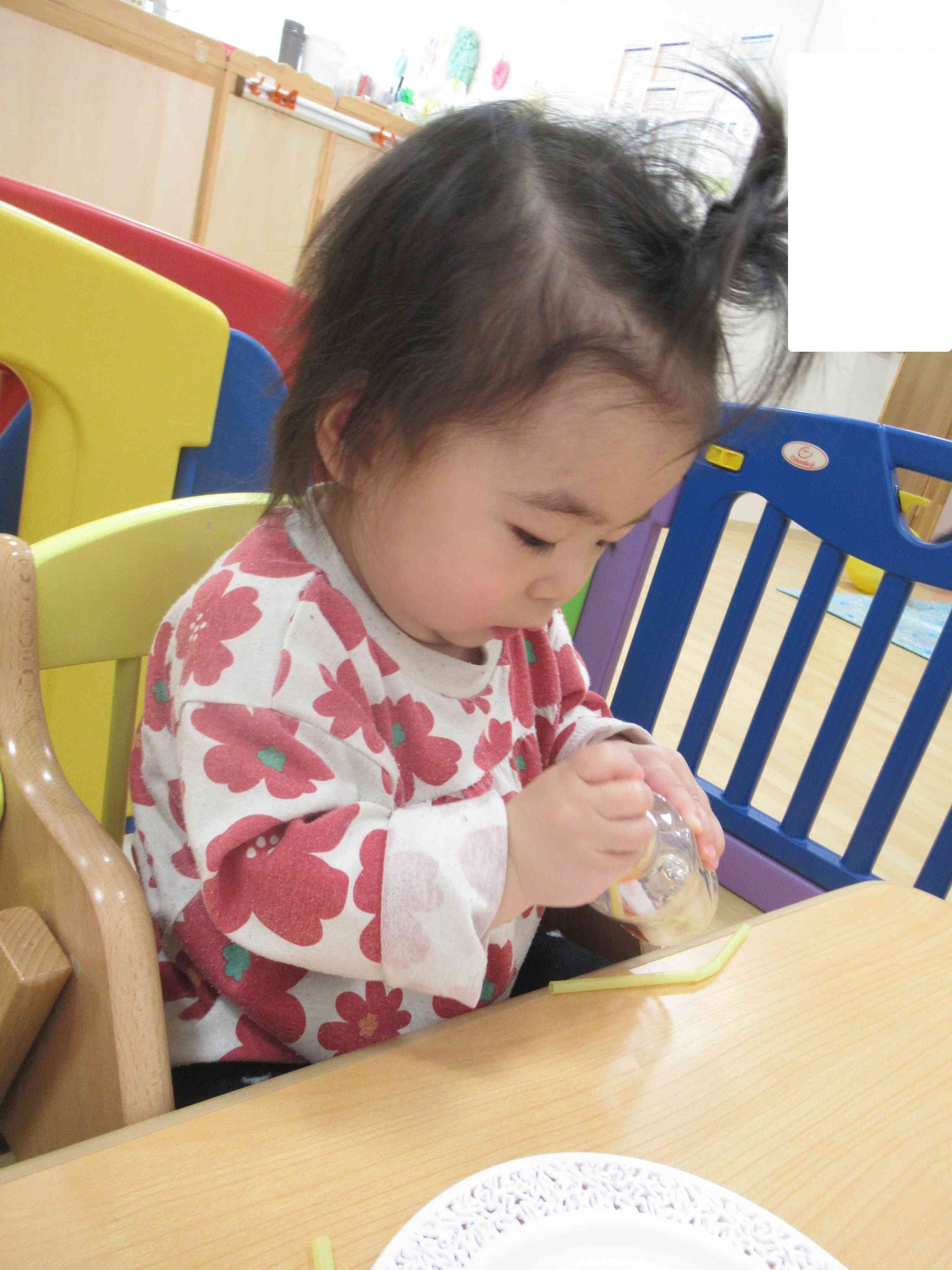 指先を使って・・微細遊びです。