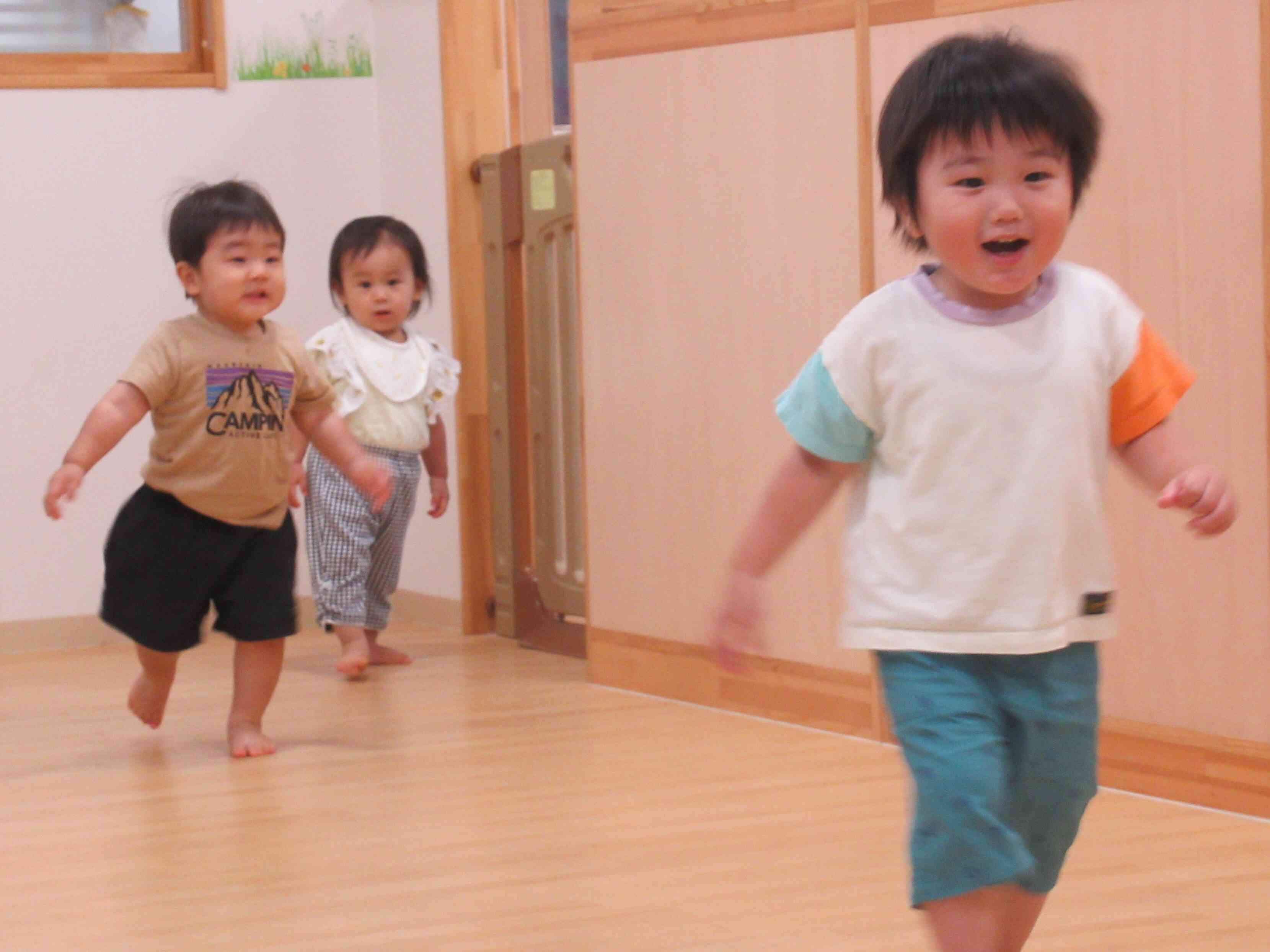 お部屋の中ですが・・