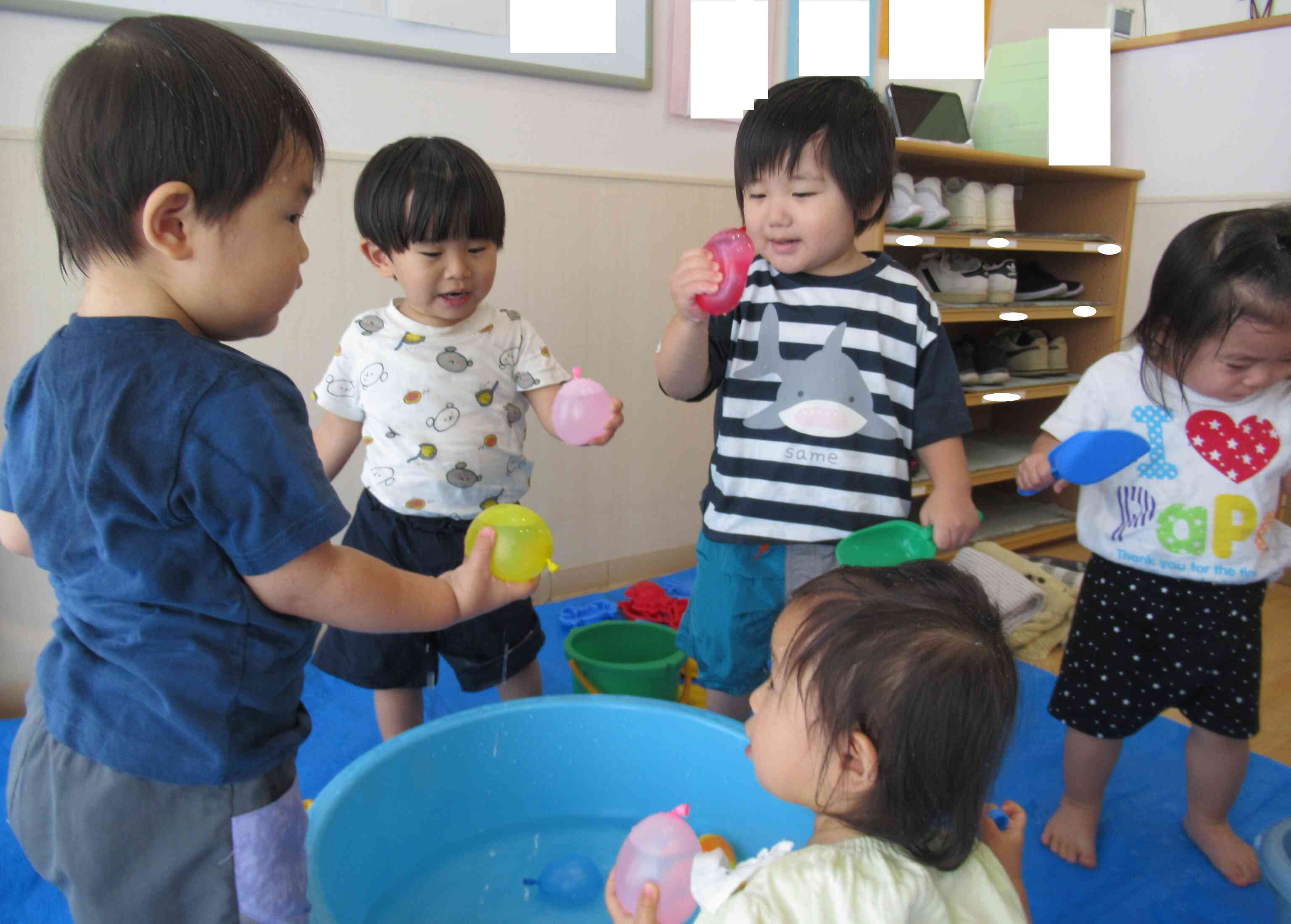 あひるぐみの水遊びの様子です☆