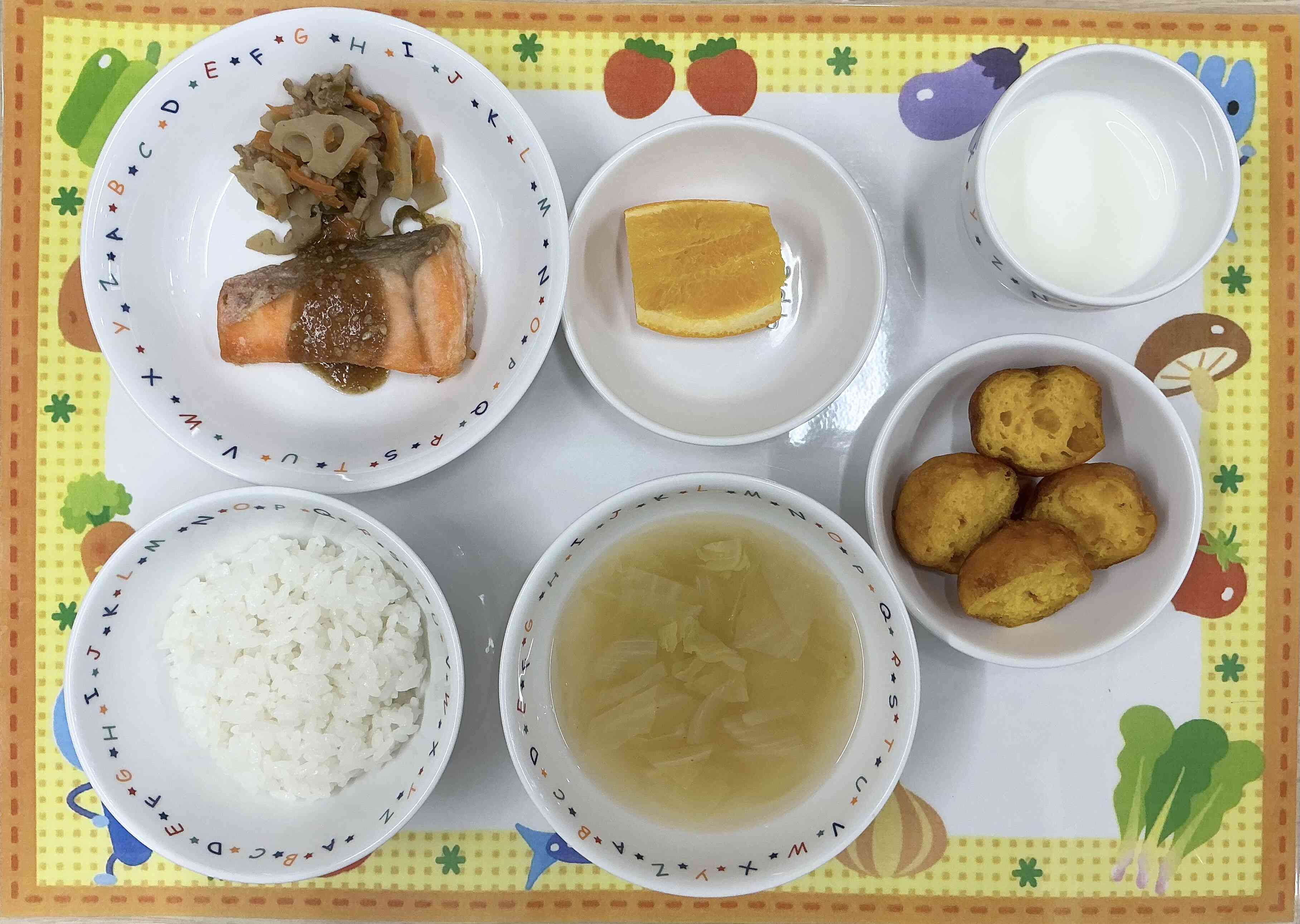 11月21日の給食とおやつ