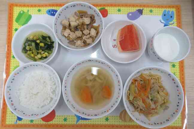 11月11日の給食とおやつ