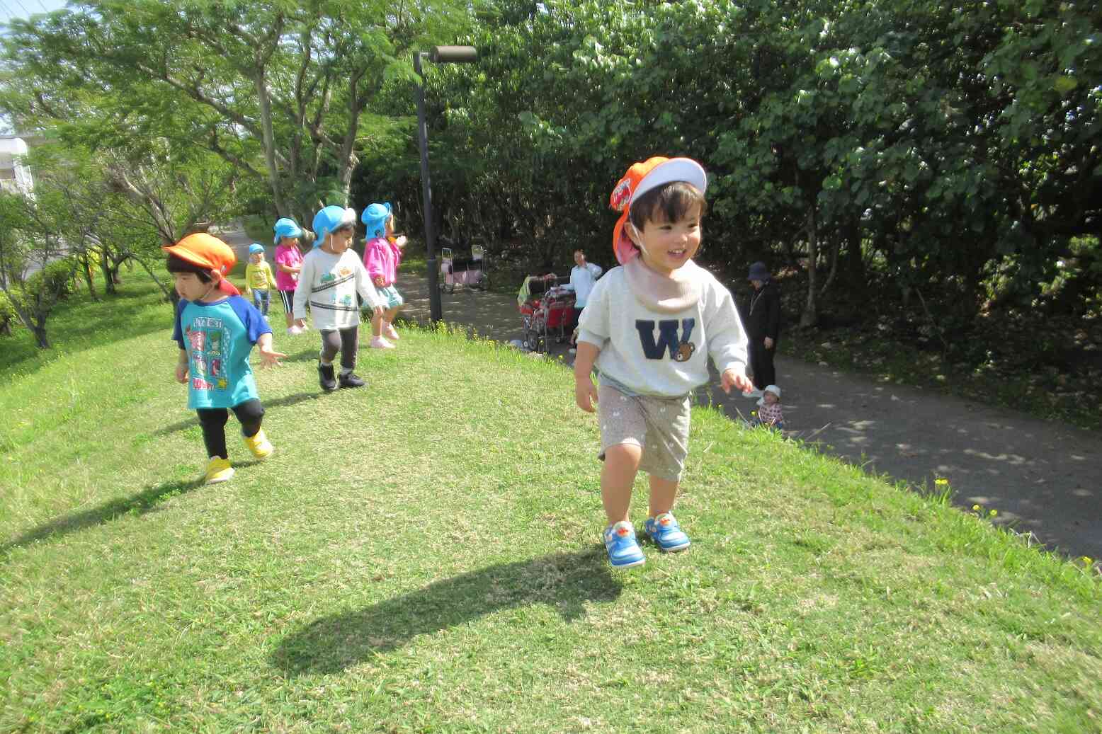 丘のある遊歩道へお散歩♪