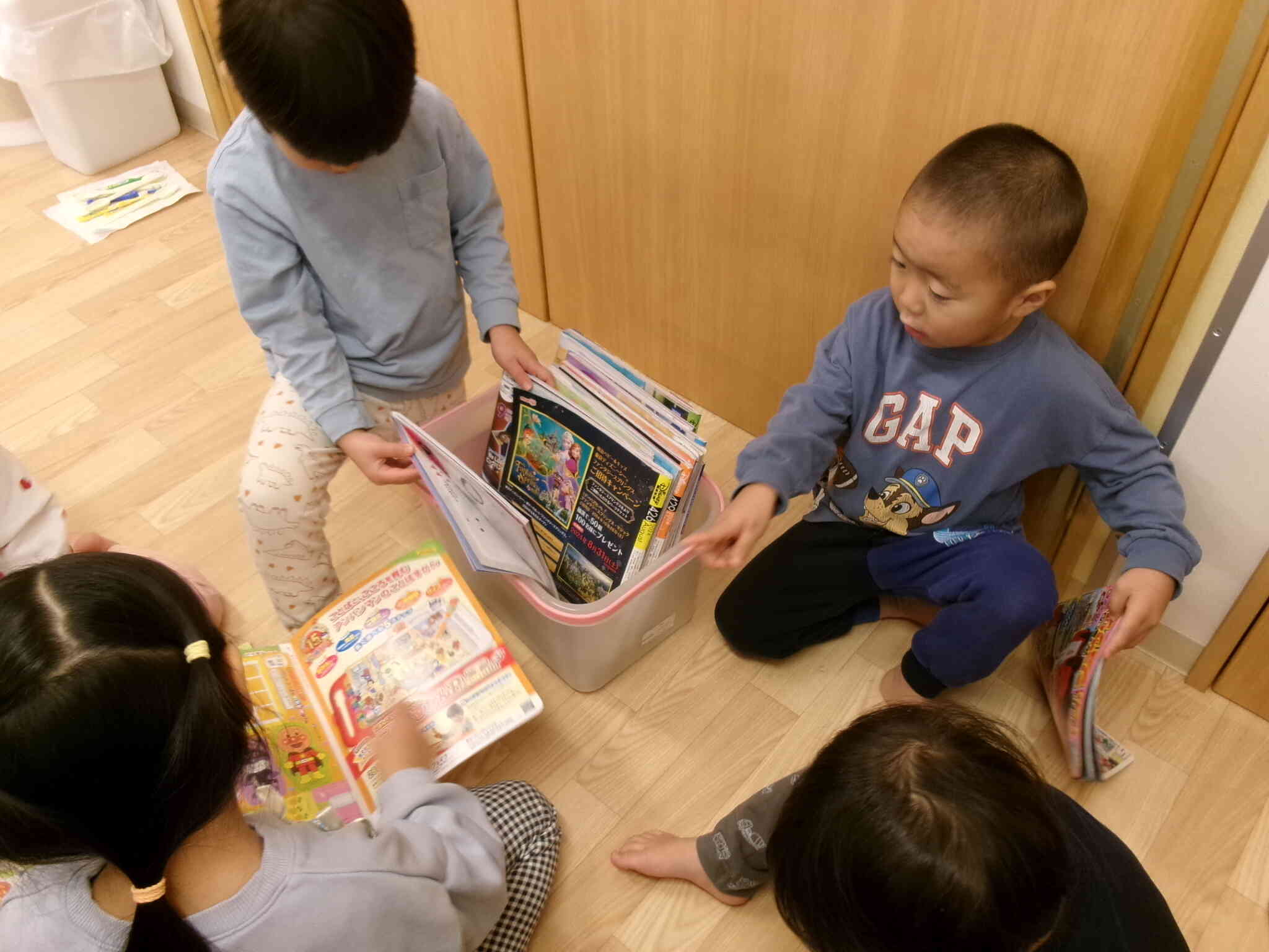 「どの本にしようかな？」