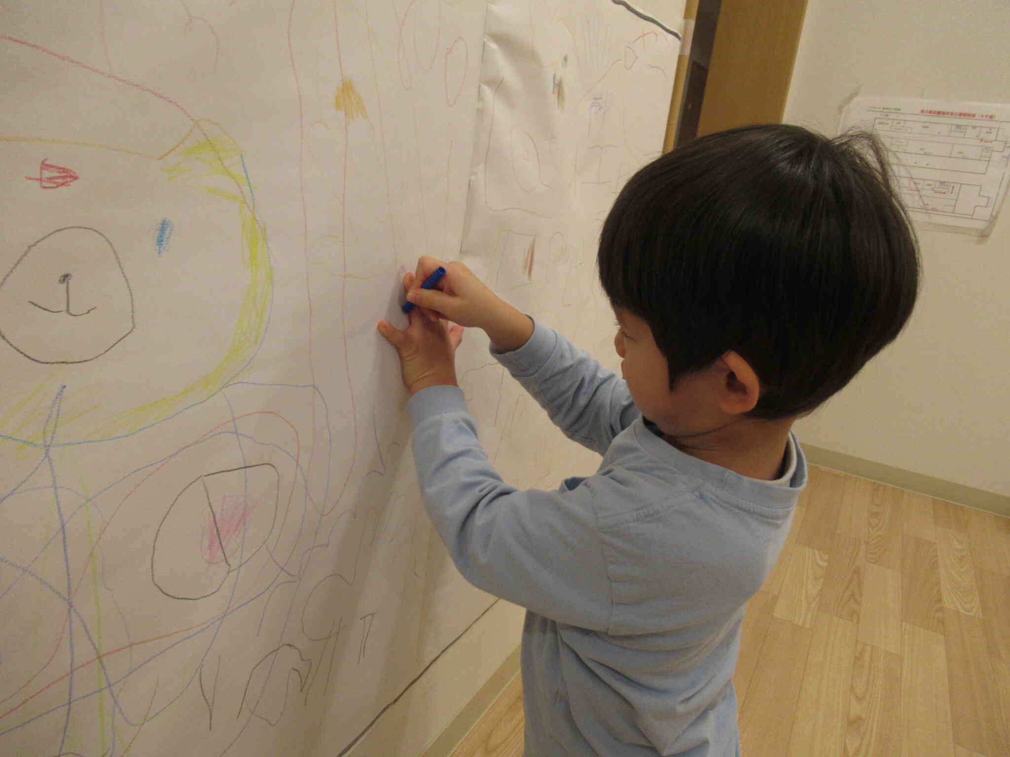 壁の手形（3歳児）