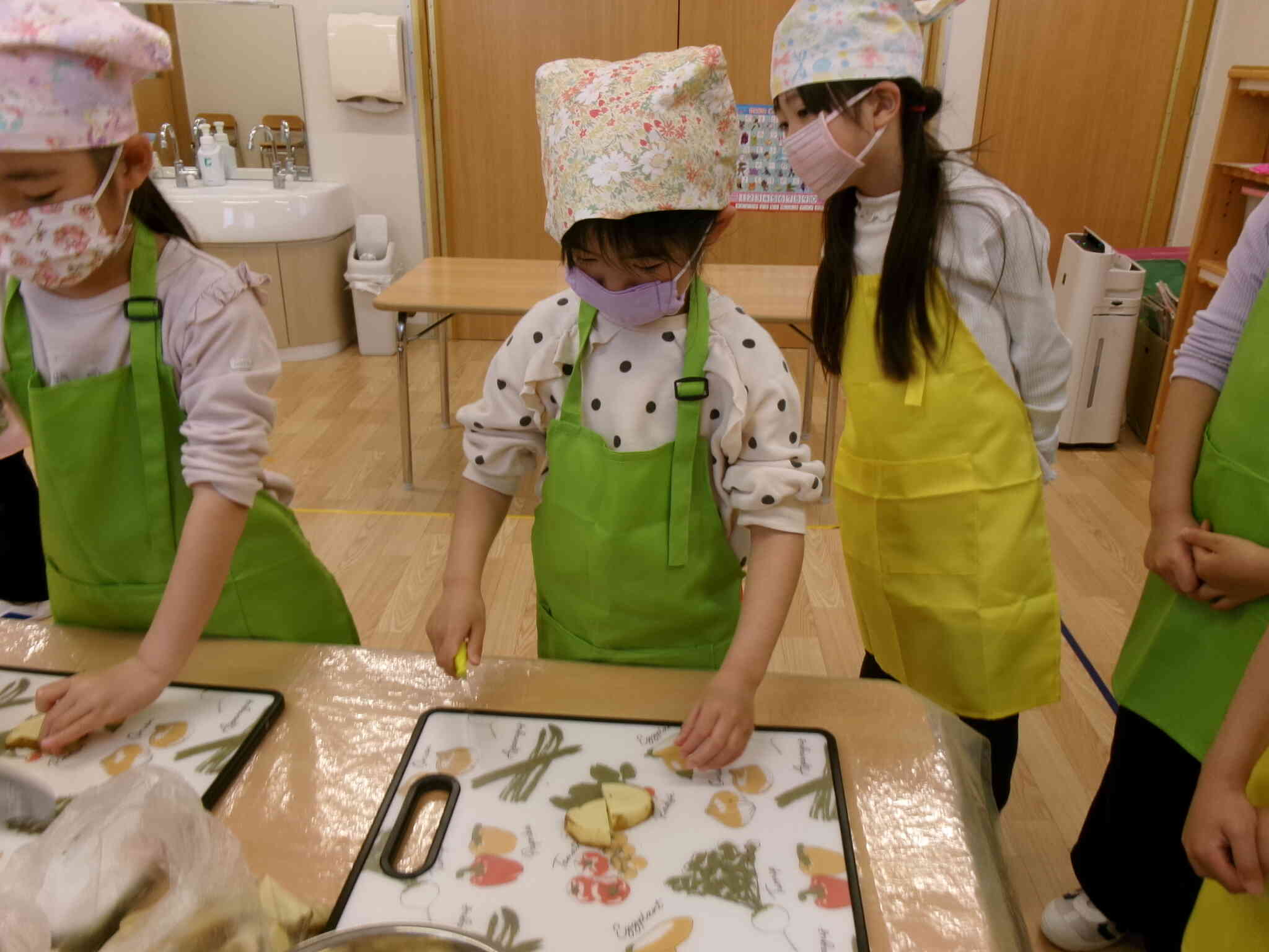 第2弾食育・ジャガイモの皮むき