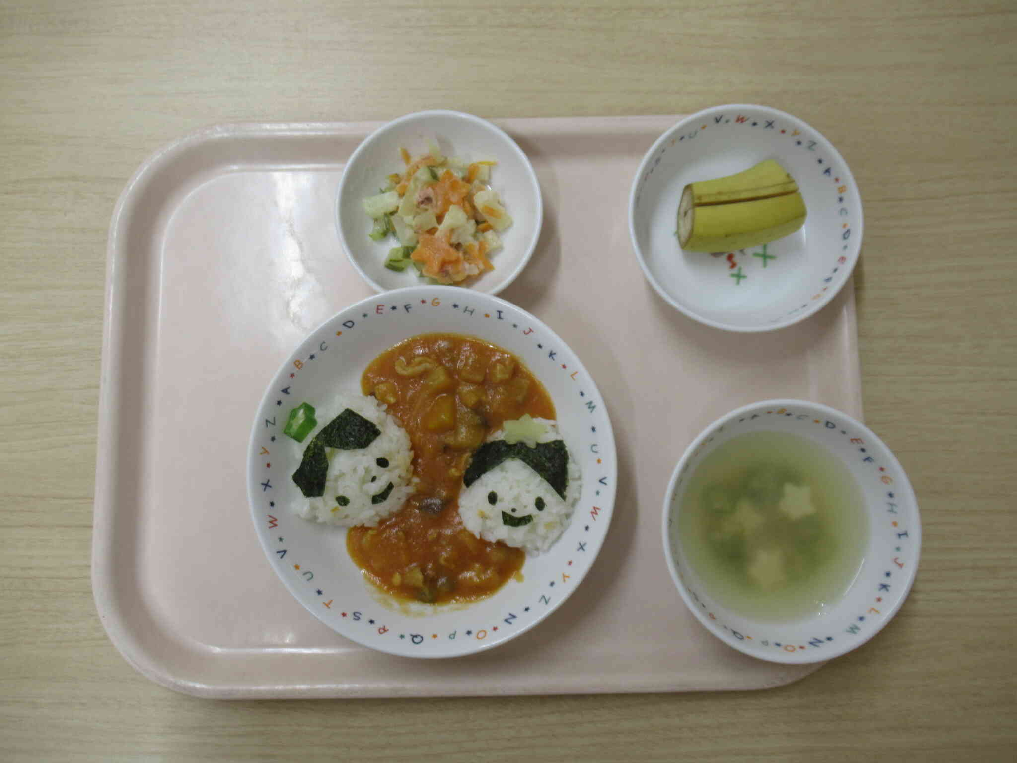 今日の給食は七夕メニュー