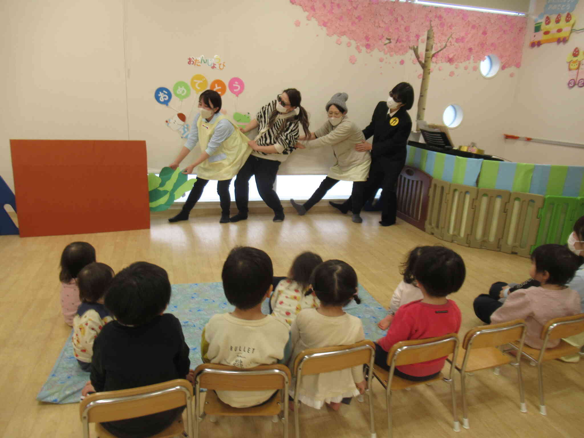 先生からのプレゼントはおおきなかぶの劇