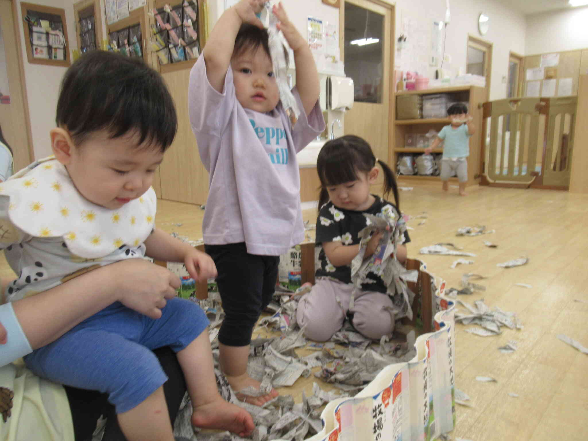 新聞紙あそび