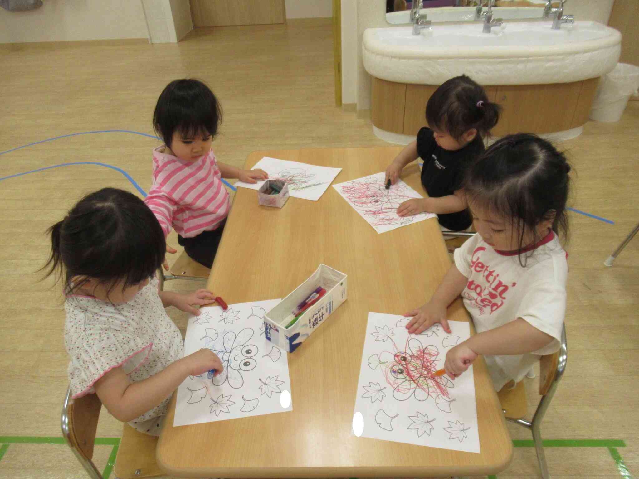 みんなでぬりぬり♪