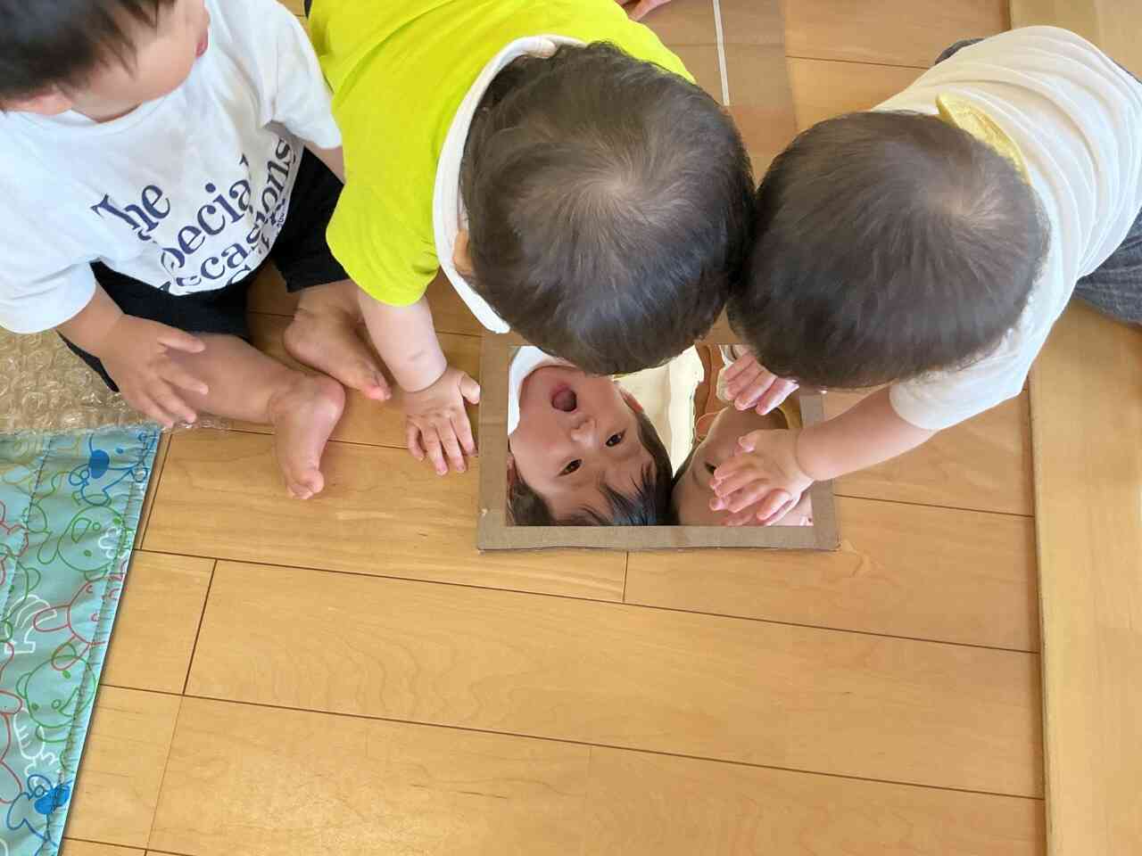 お友だちと一緒に「おーい！」