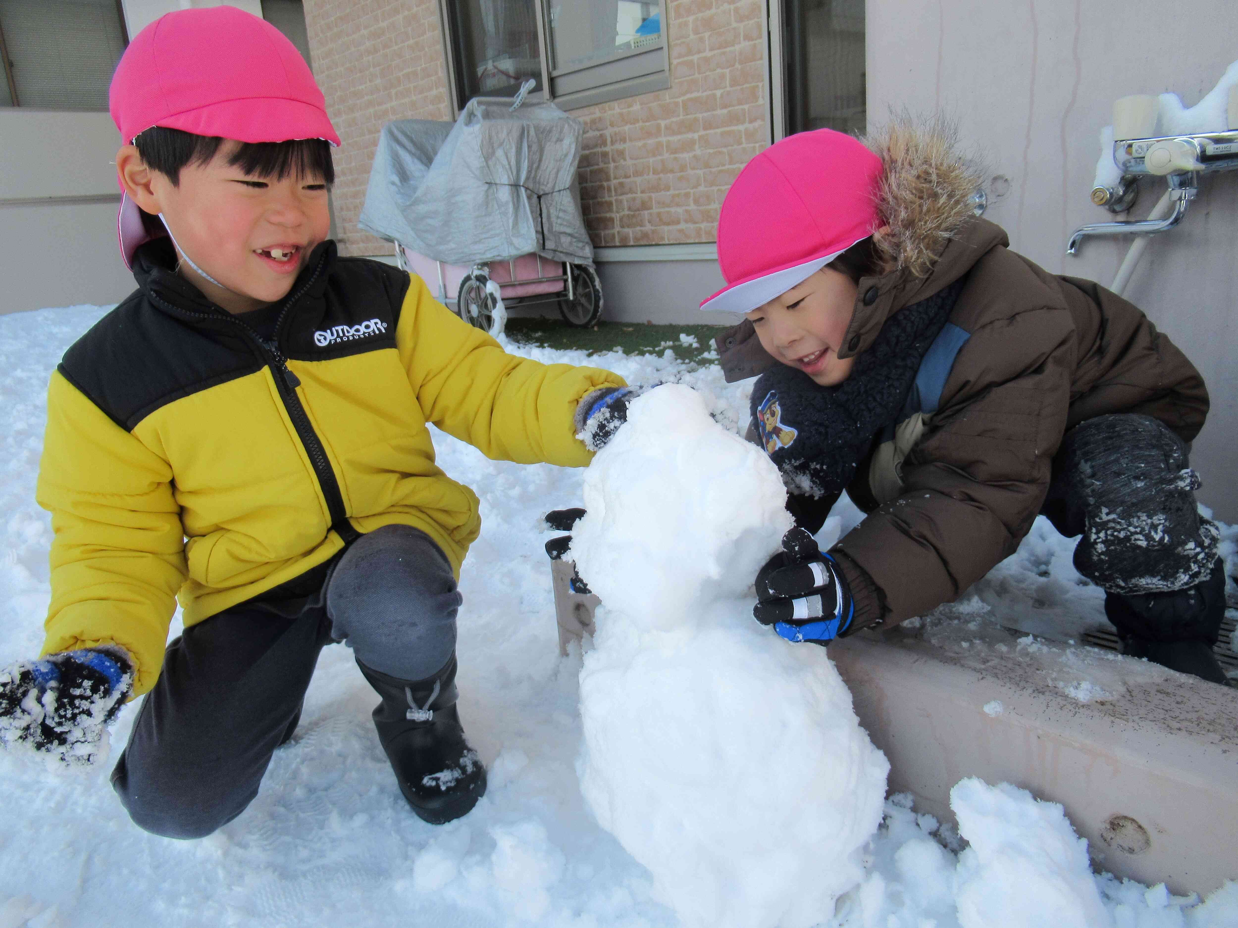 元気いっぱい雪あそび｜ニチイキッズ郡山あさか保育園｜ニチイキッズ