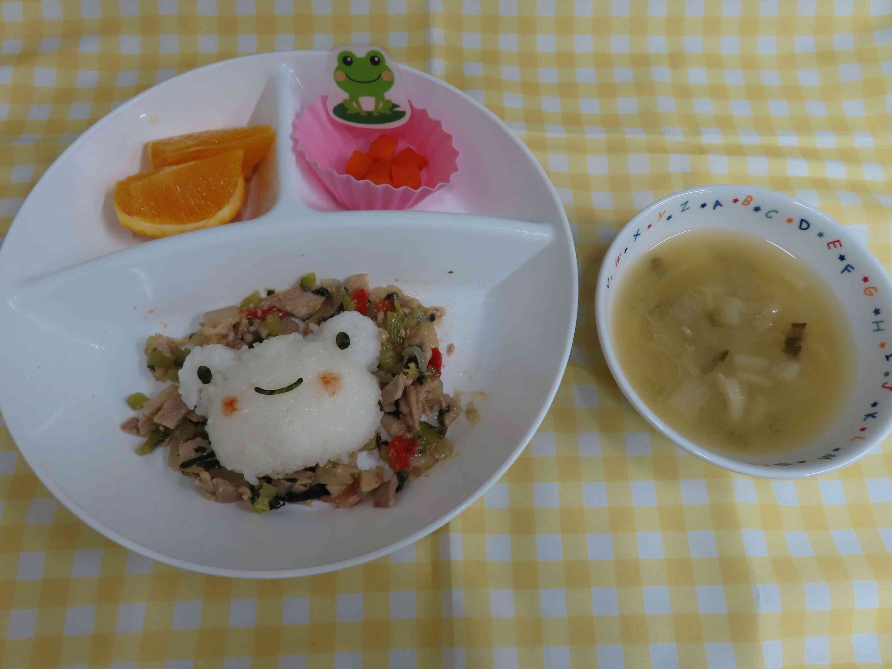 カエルさんをイメージしたお給食