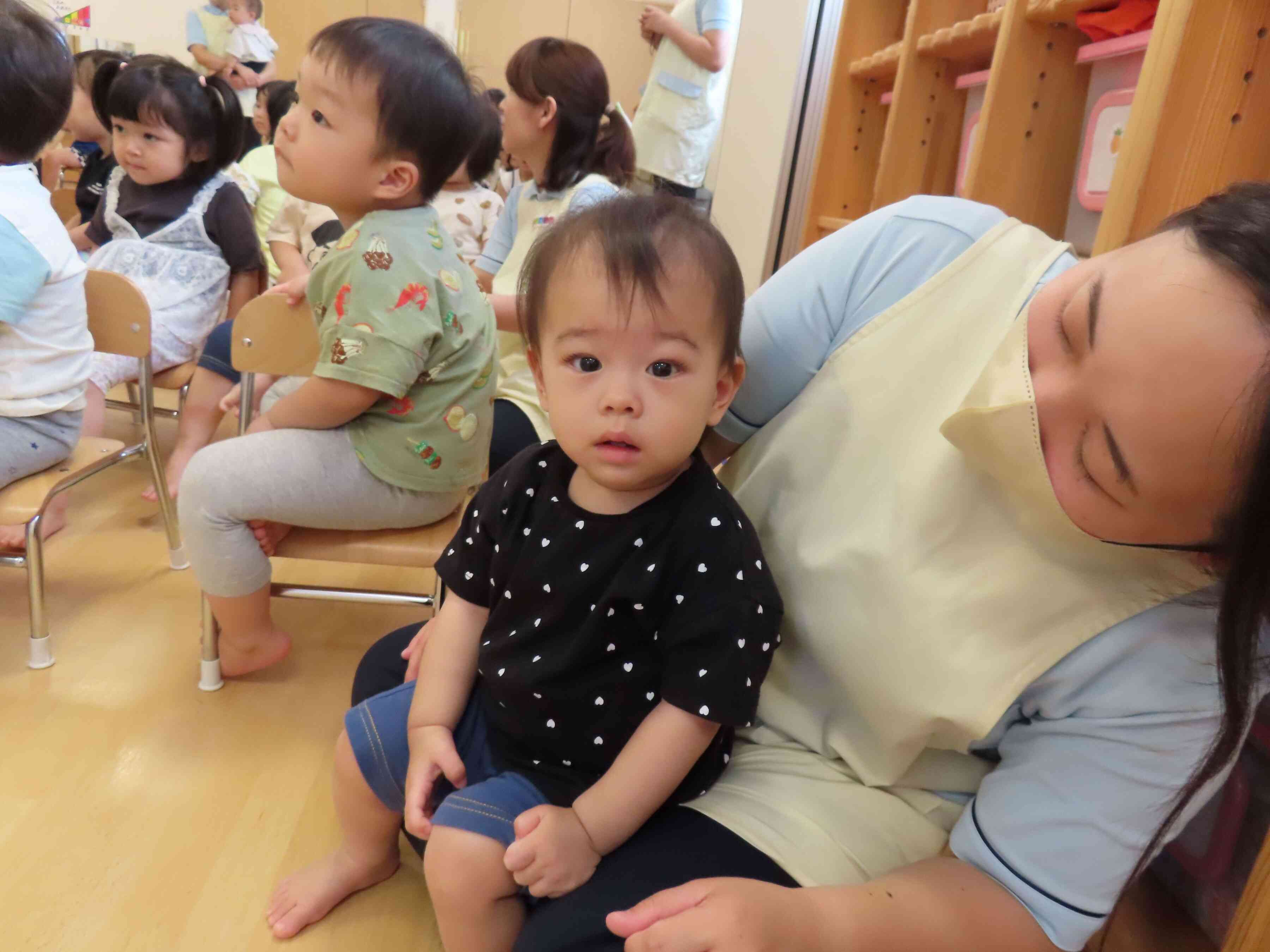 私も身振り手振りで、一緒に歌うよ！