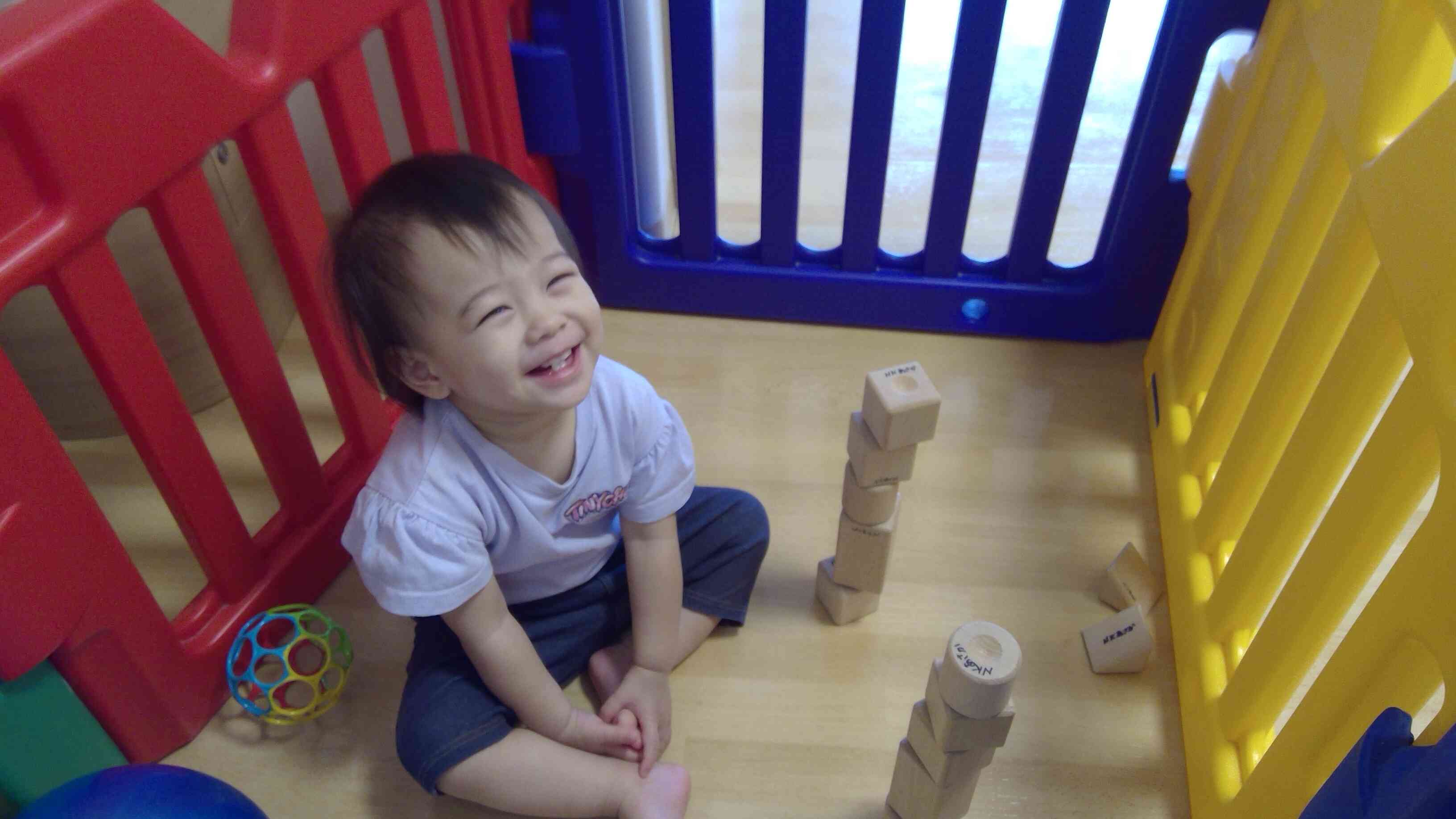 積み木を積めるようになりました