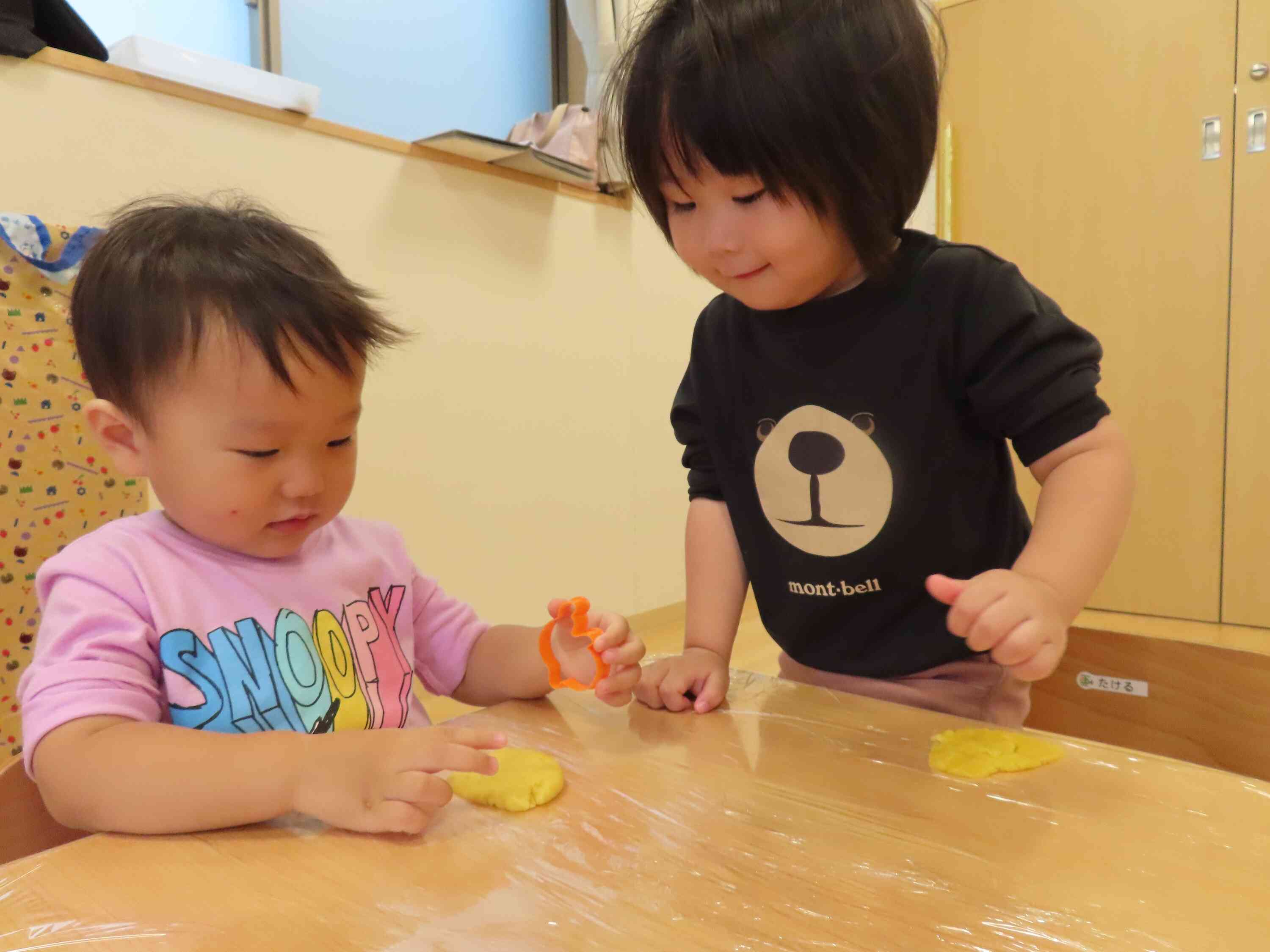 ハロウィンクッキーづくり！かたぬきをしたよ