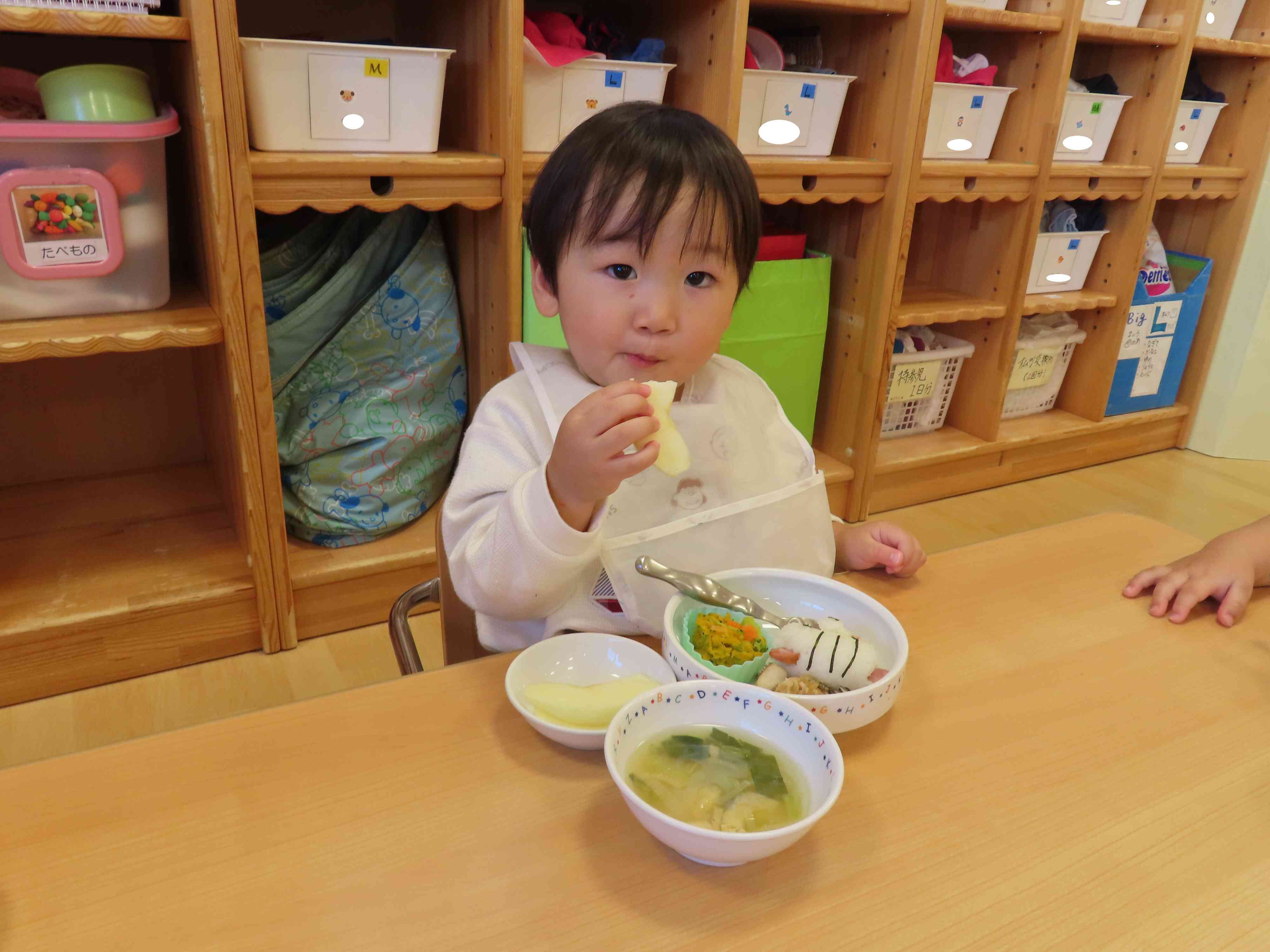 いっぱい食べて大きくなってね。