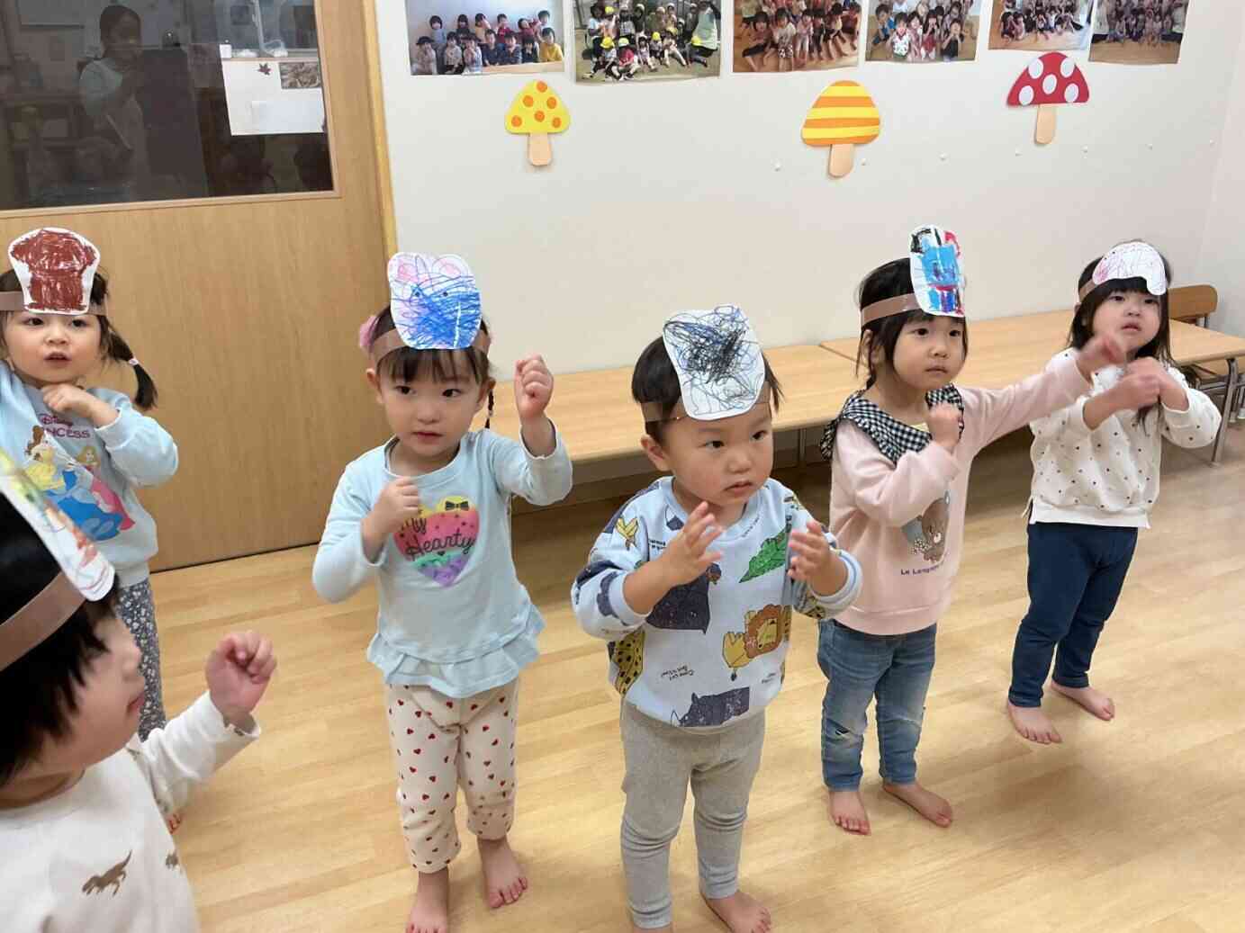 練習用の帽子は自分でいろをぬったよ。