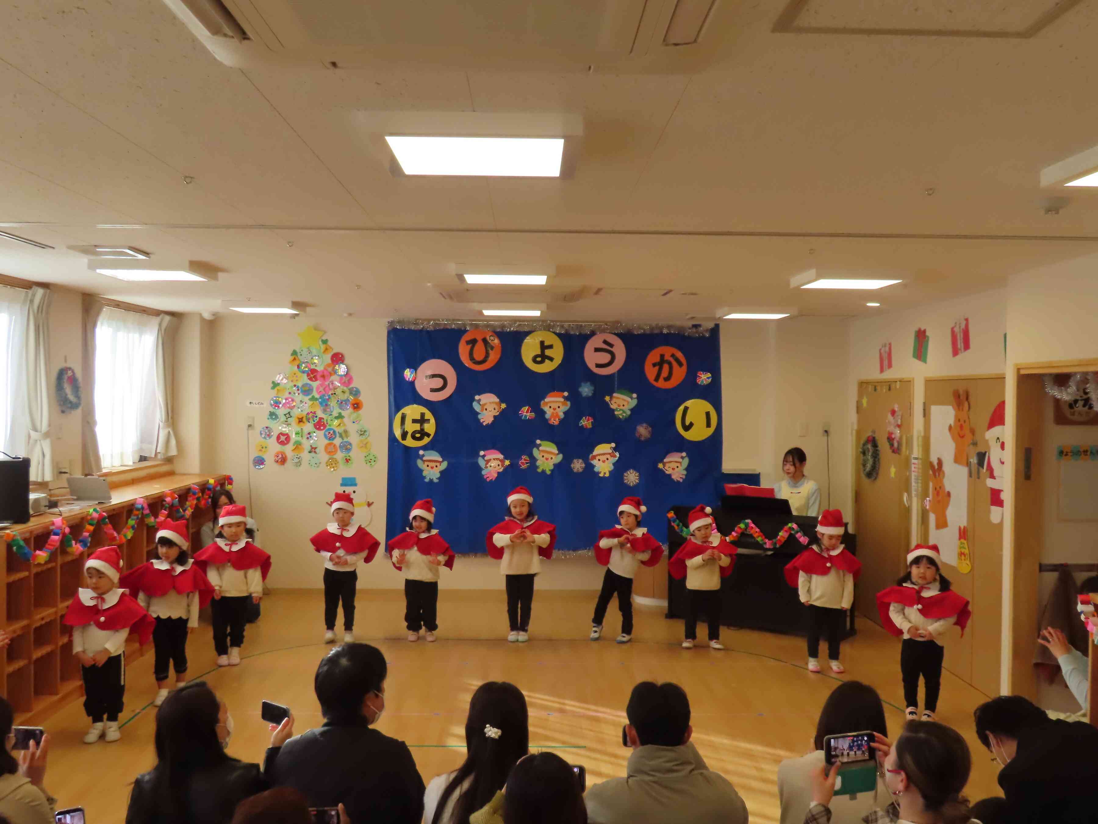 ダンスも・手話も頑張りました。