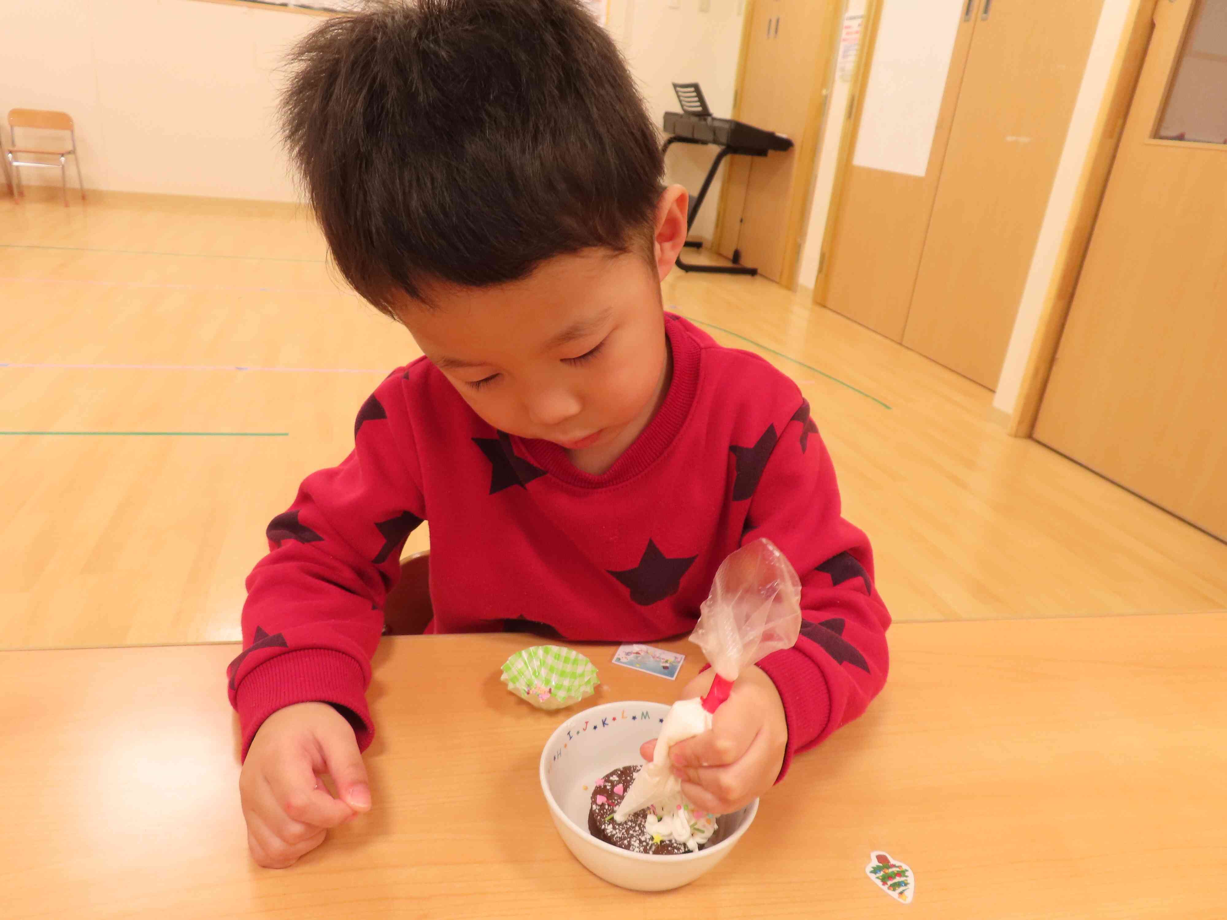 クリームも自分で絞りました。