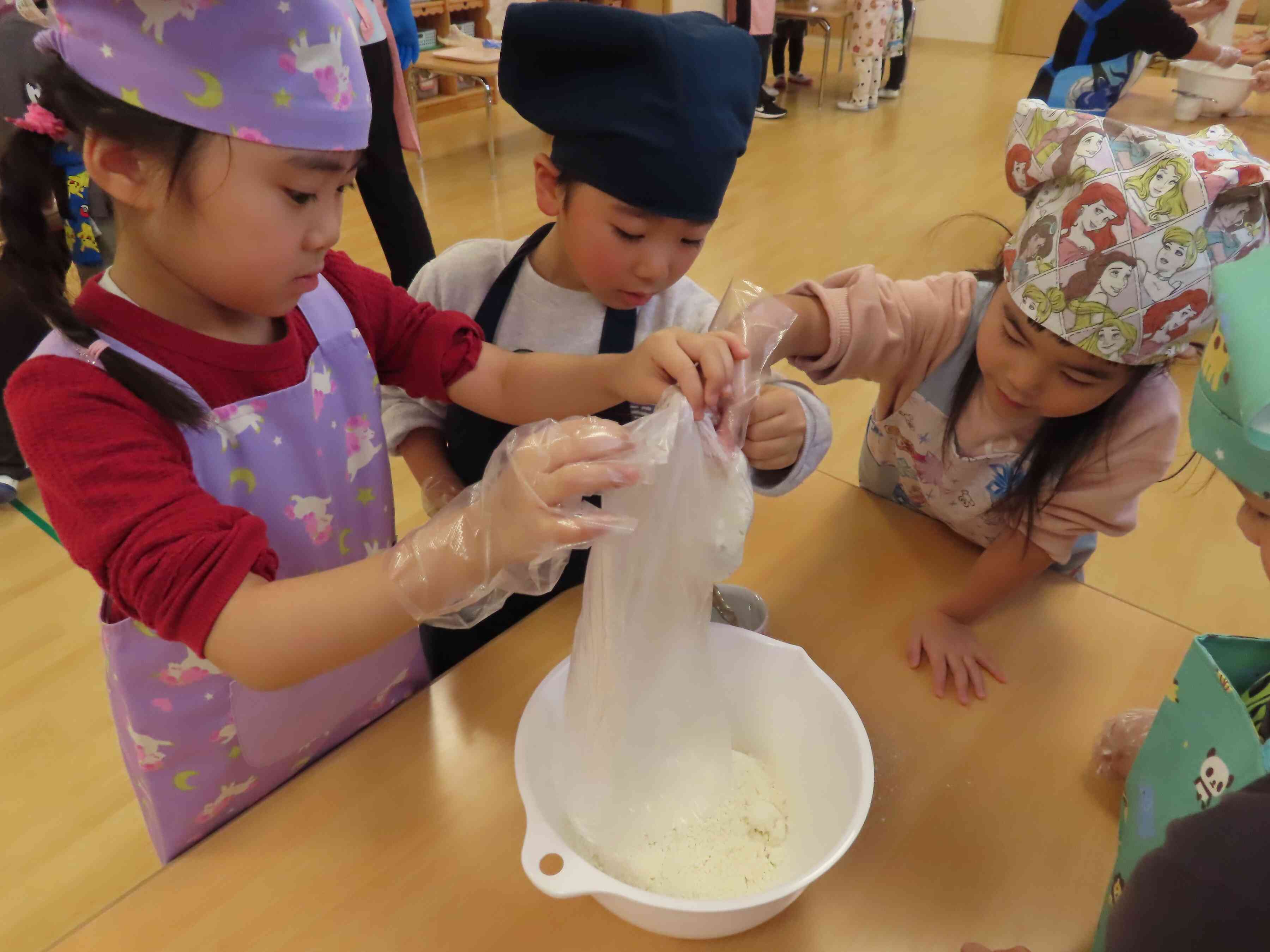 うどん作りに挑戦です！