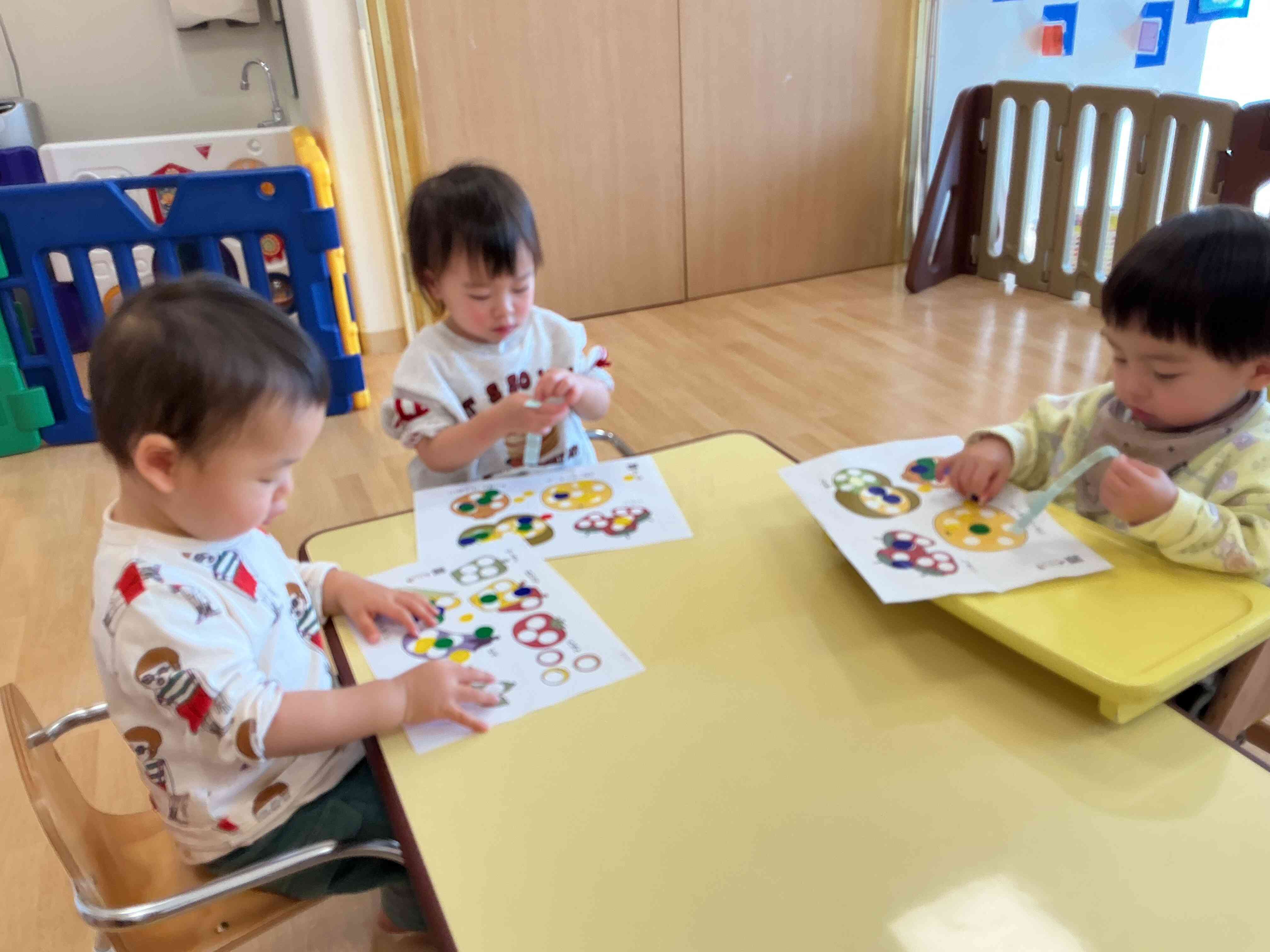 2月　ひよこ組（0歳児）の様子