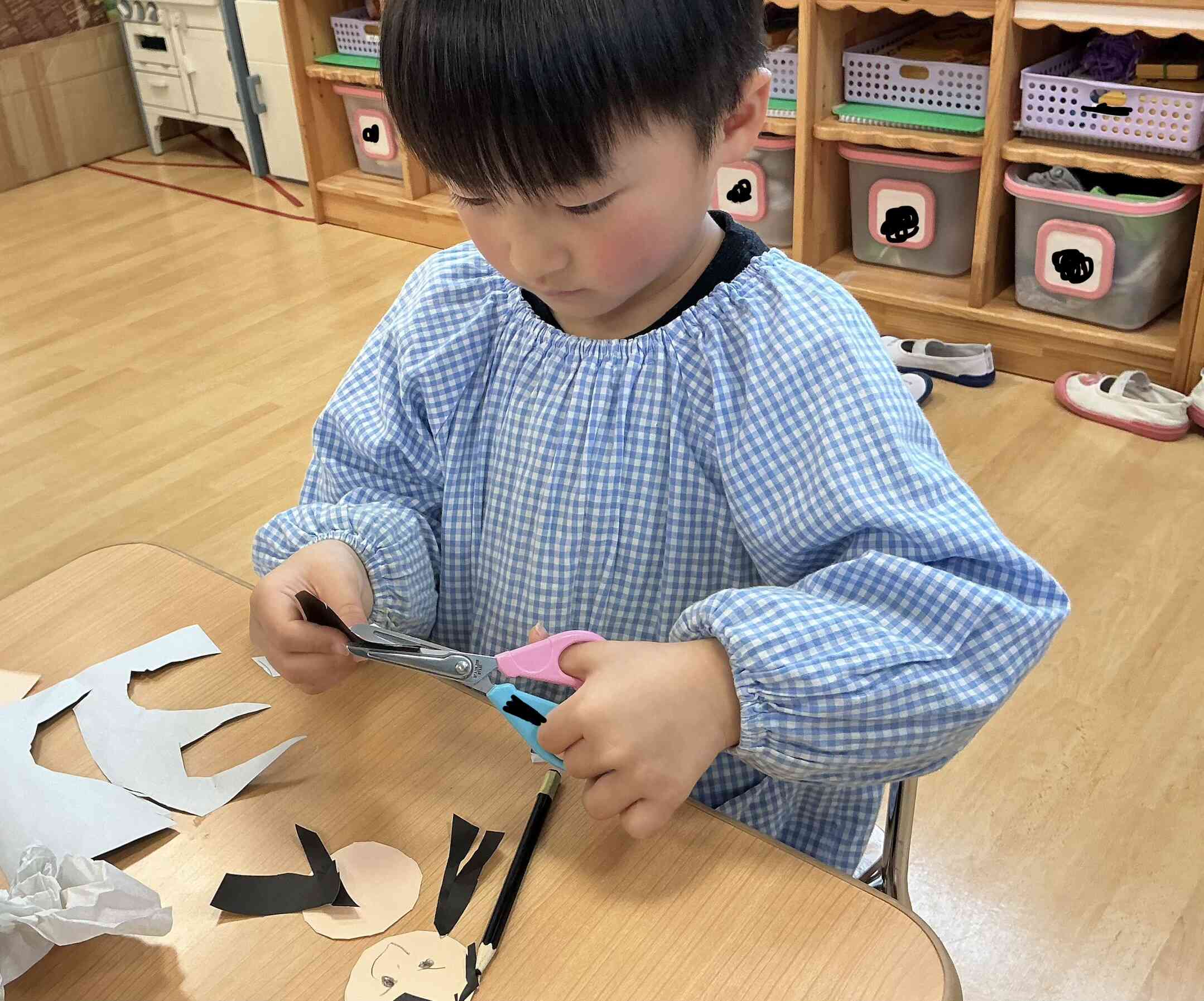 ハサミも上手に使えます！