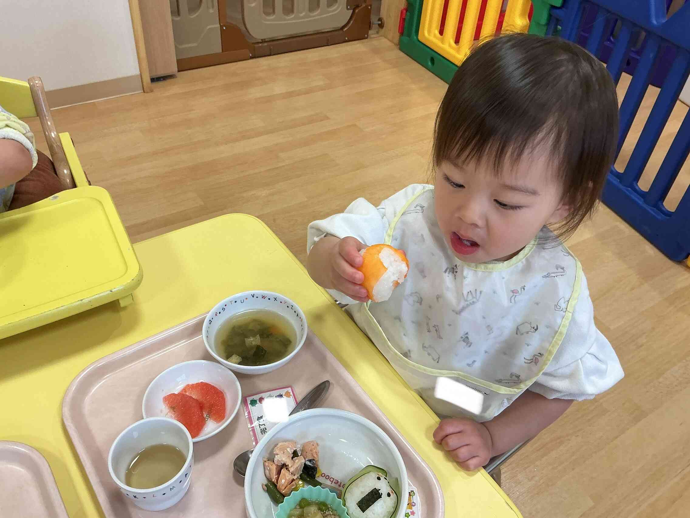 ひな祭り給食美味しいね