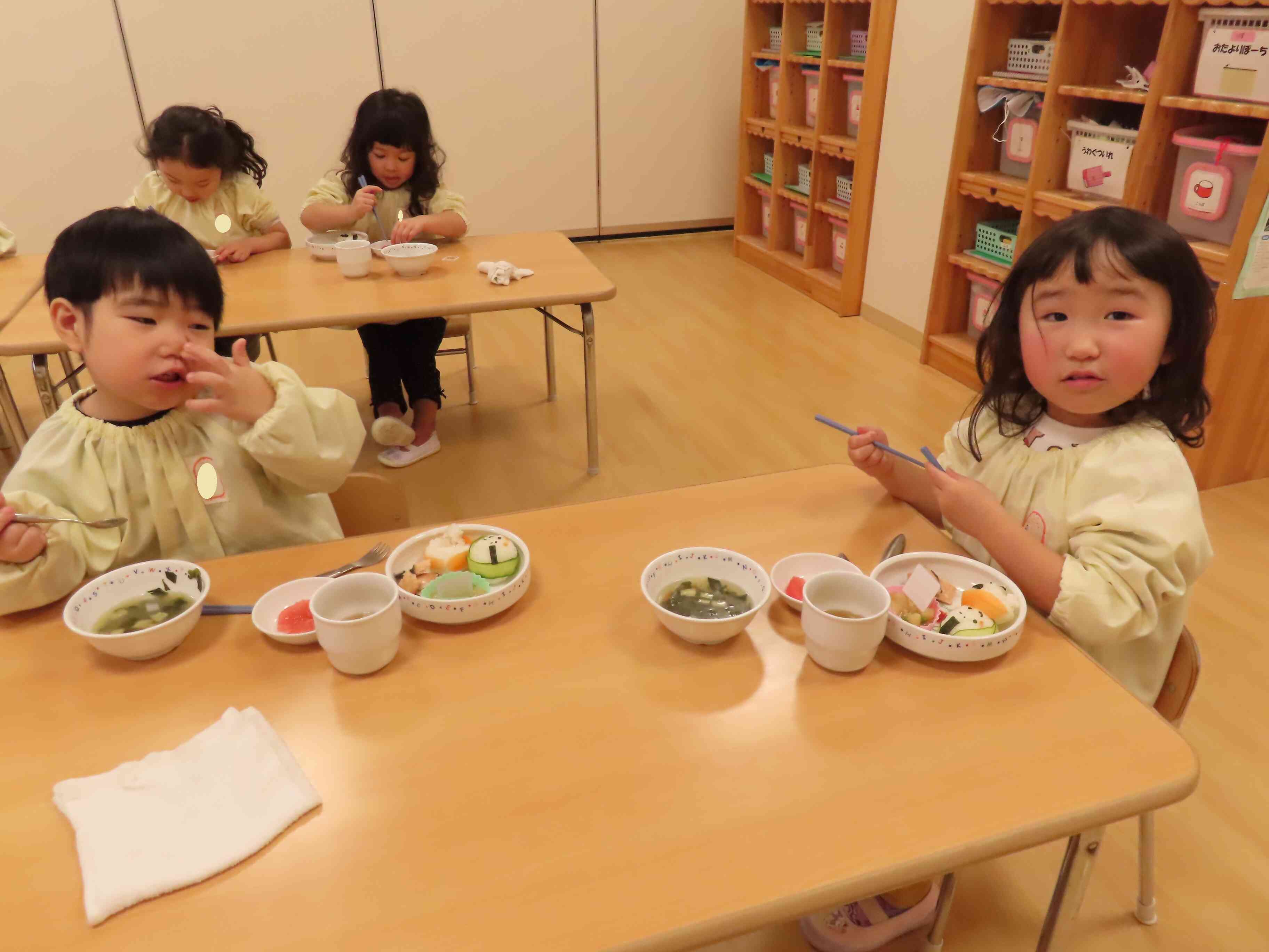 箸の使い方も上手になっています