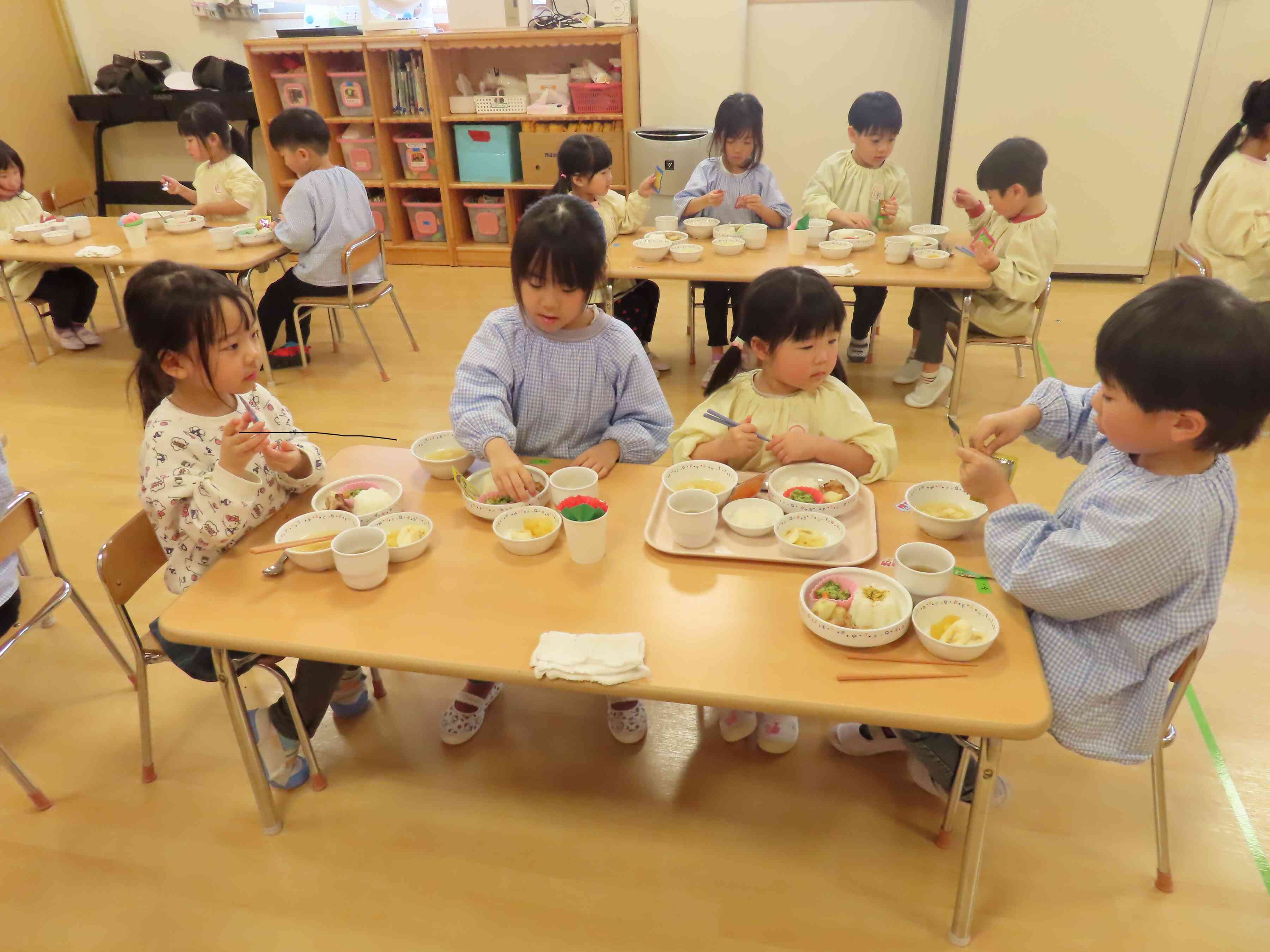 みんなでお給食！