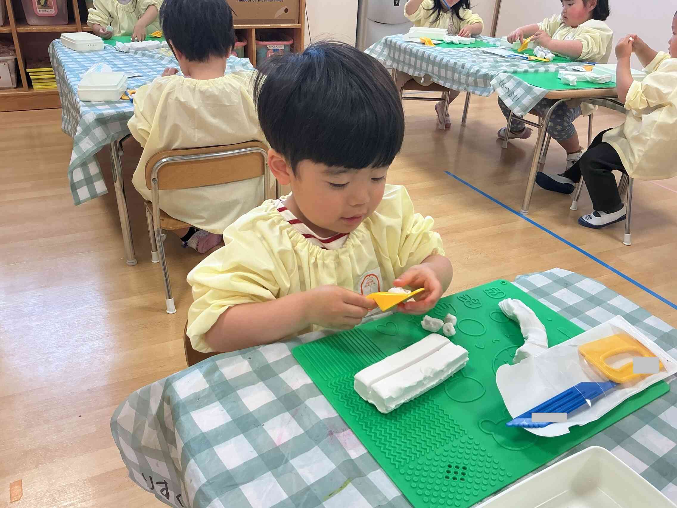 粘土を楽しんでます♩