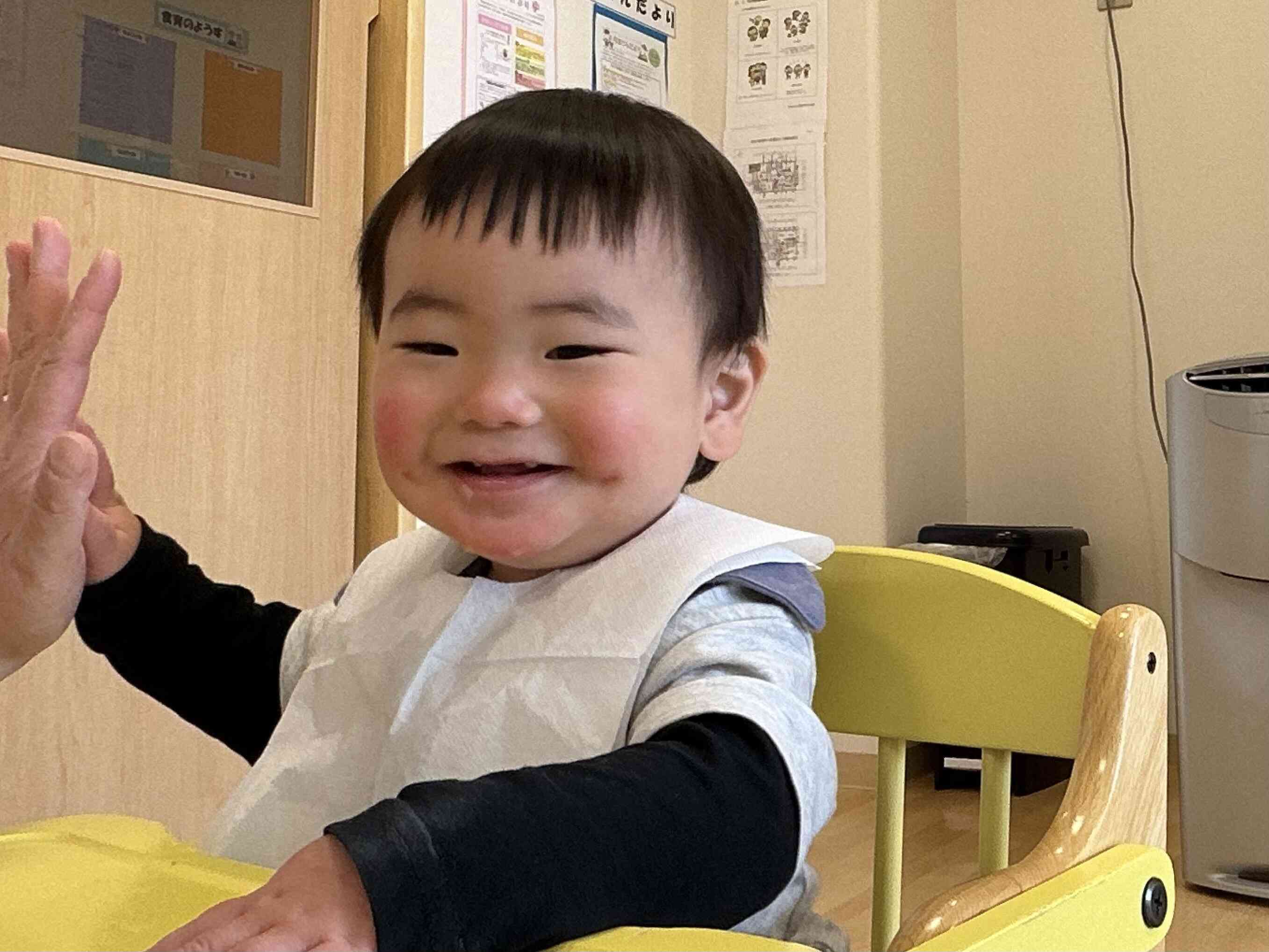 涙の給食から一点、笑顔で美味しく給食の時間を楽しめました。