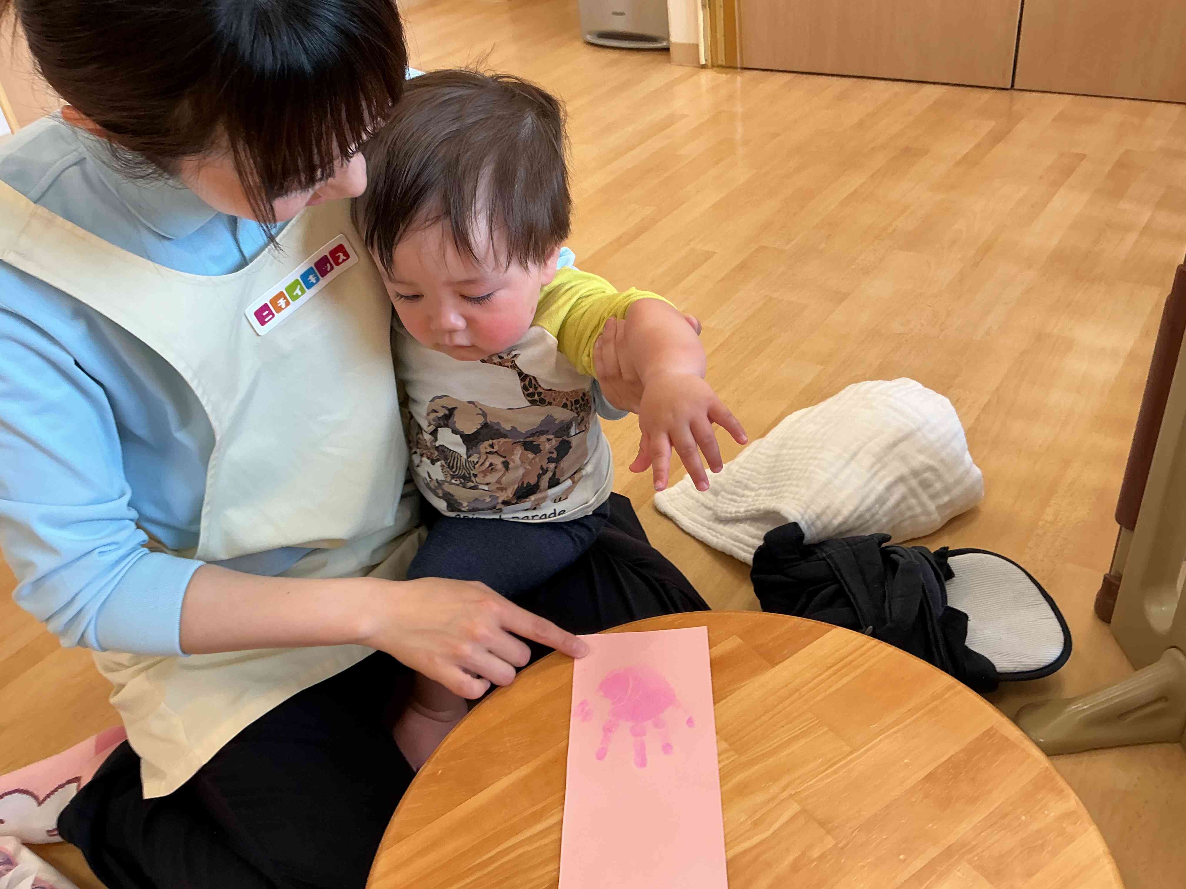 4月の製作で手形を取りました。