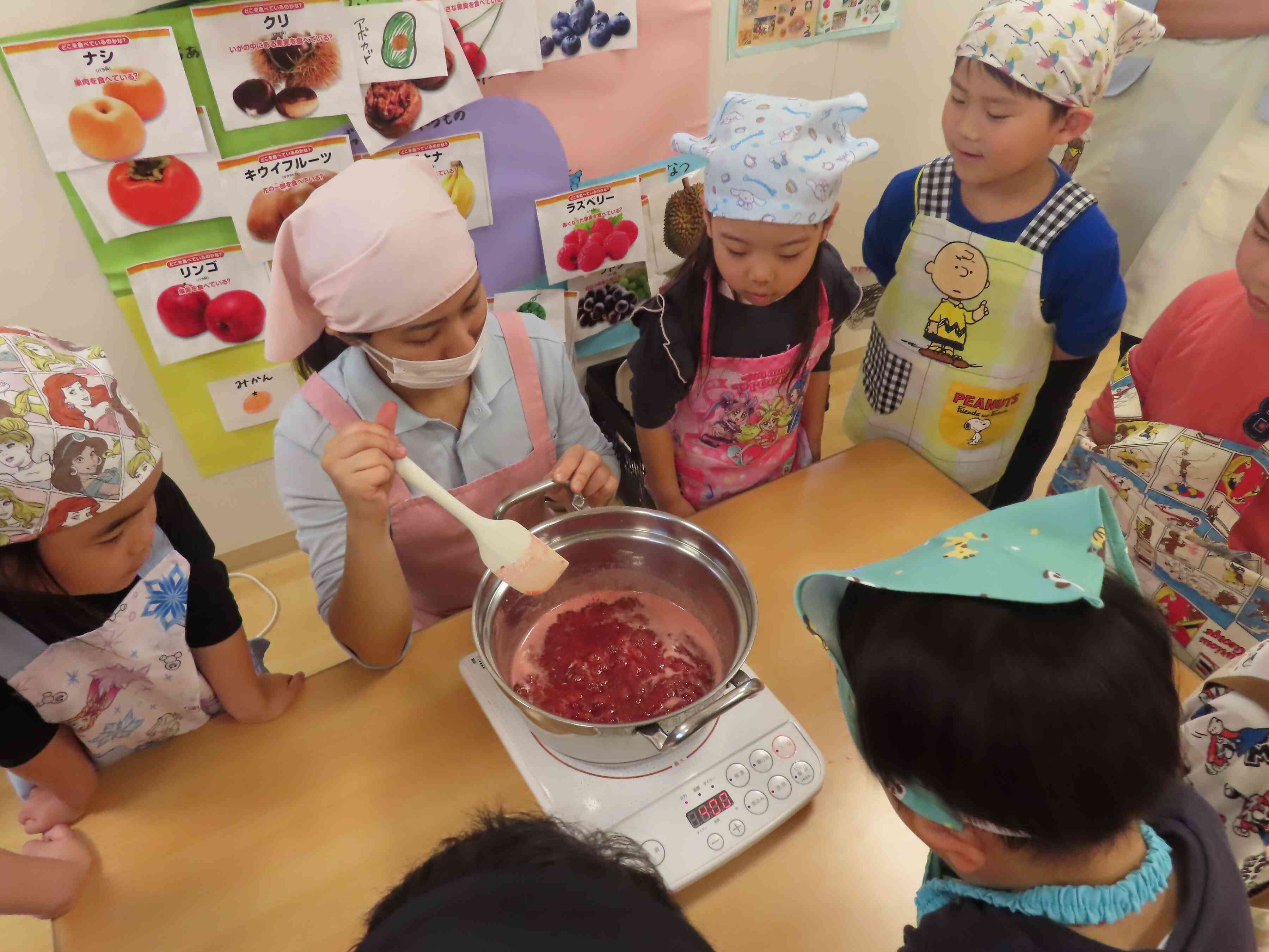 ぐつぐつ煮込みます！