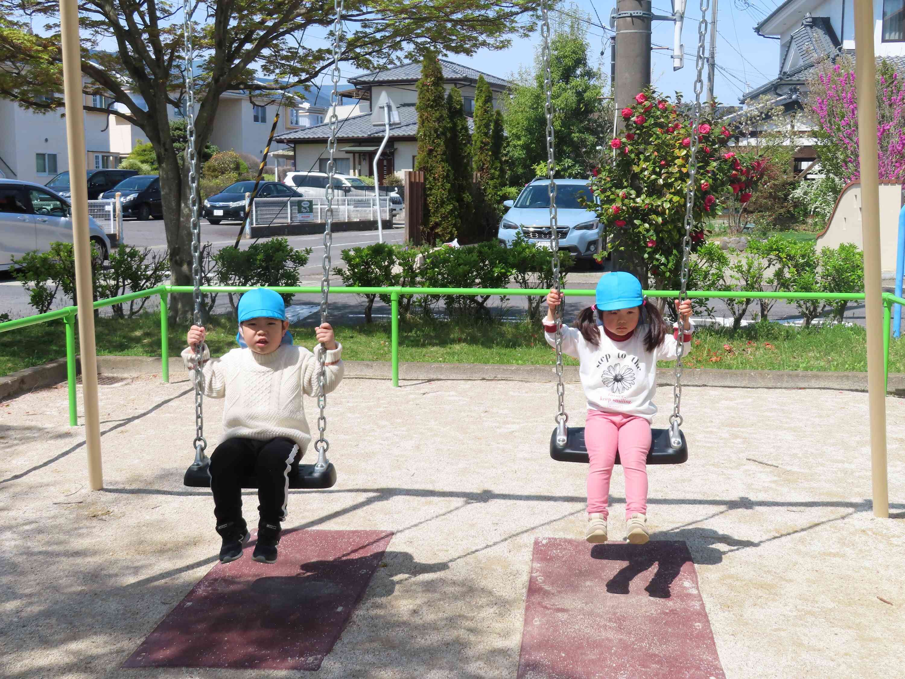 ブランコ遊び楽しいね