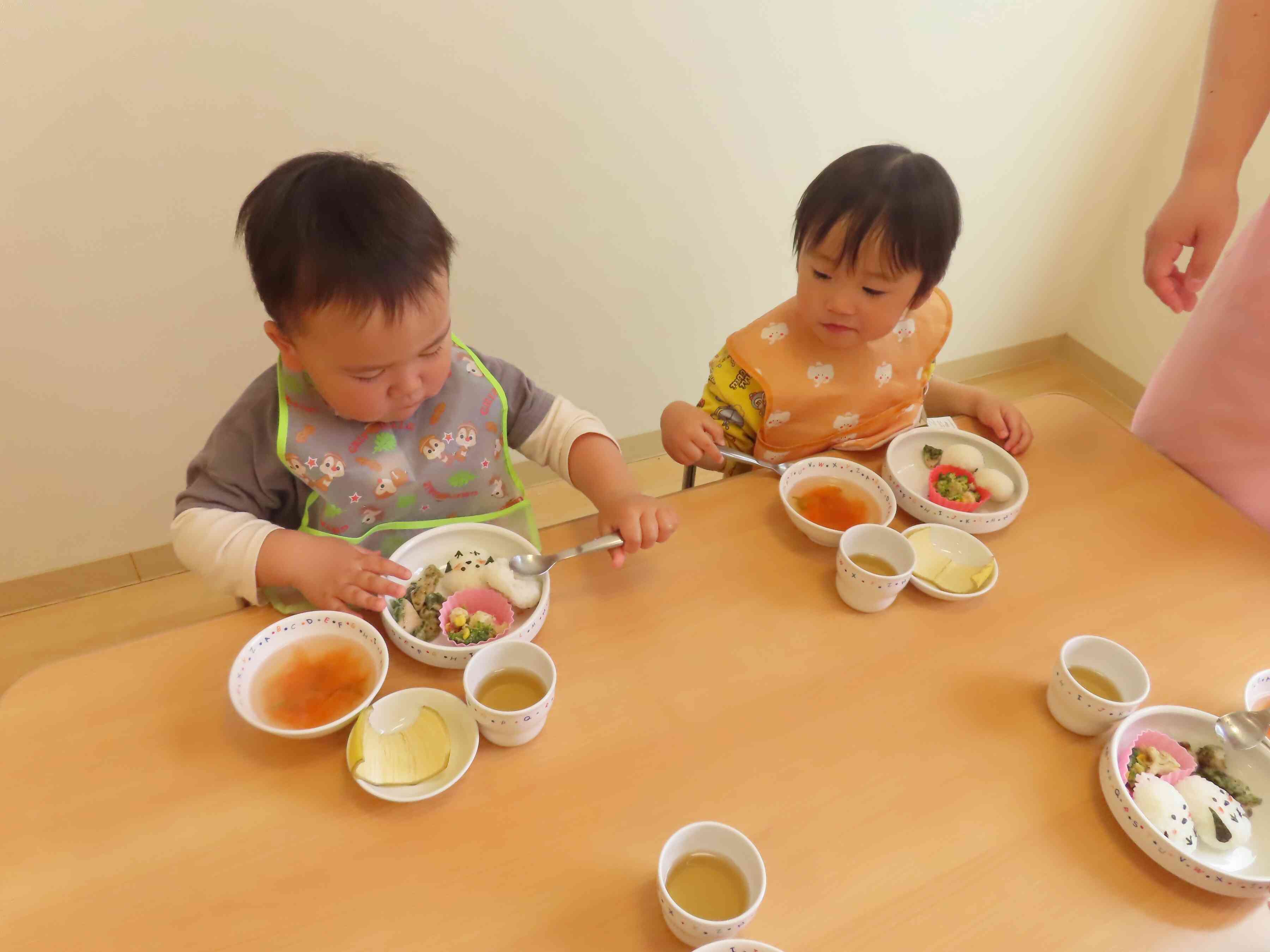 モリモリ食べて大きくなってね。
