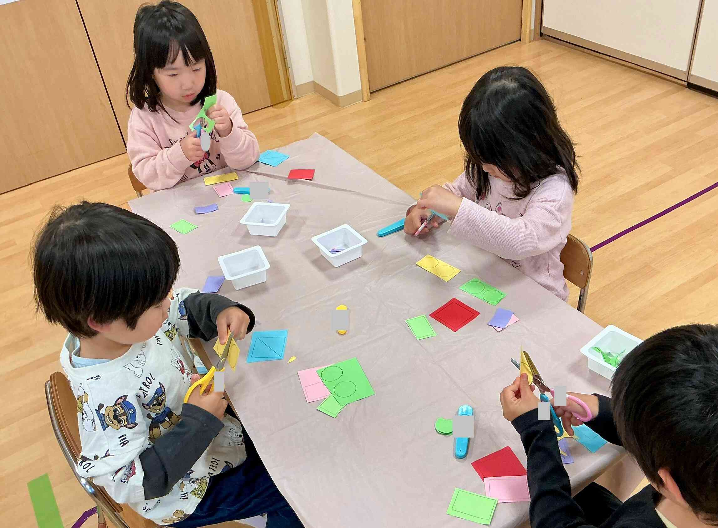 みんな真剣な表情です。