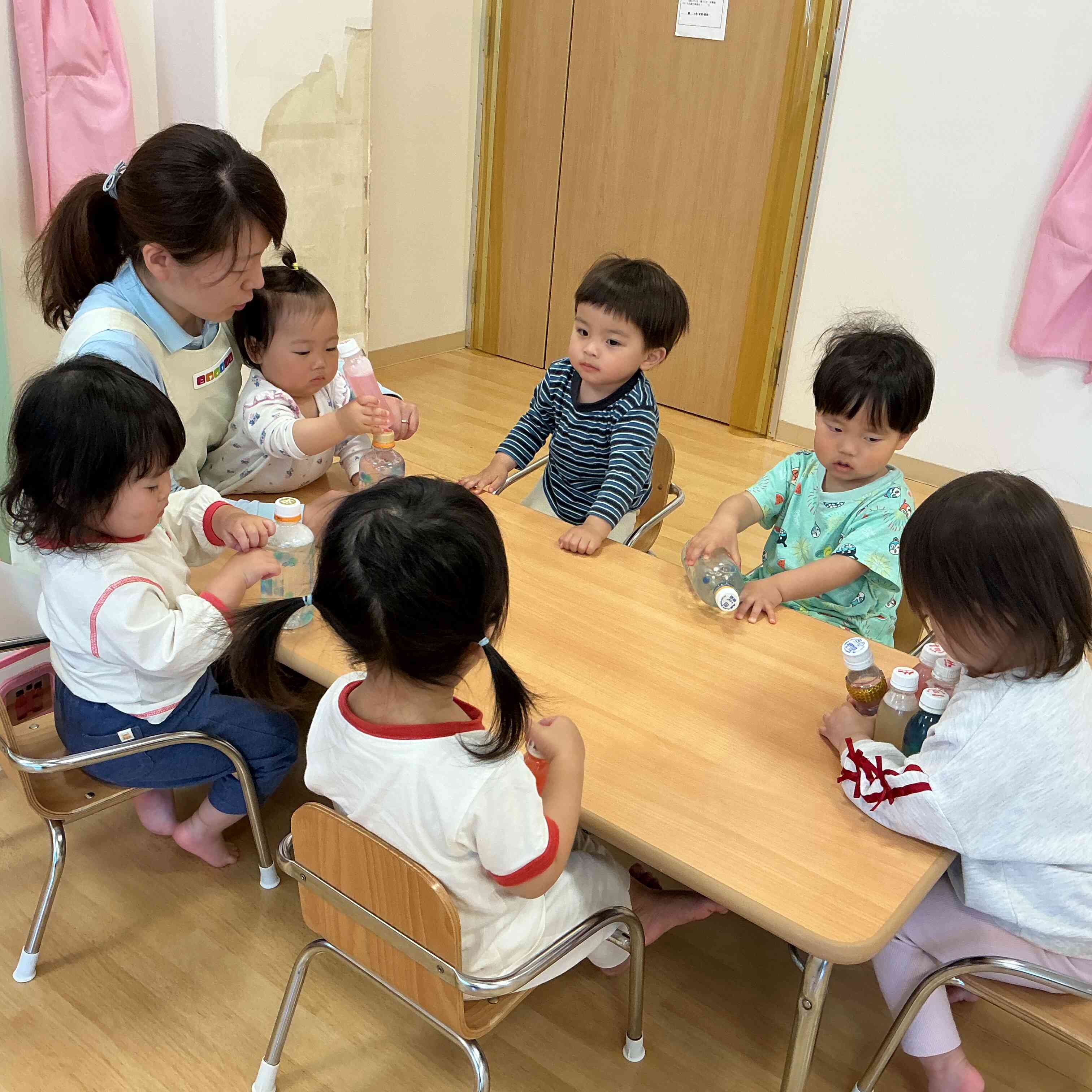 みんなで「かんぱ〜い♪」ジュース屋さんごっこ⭐︎