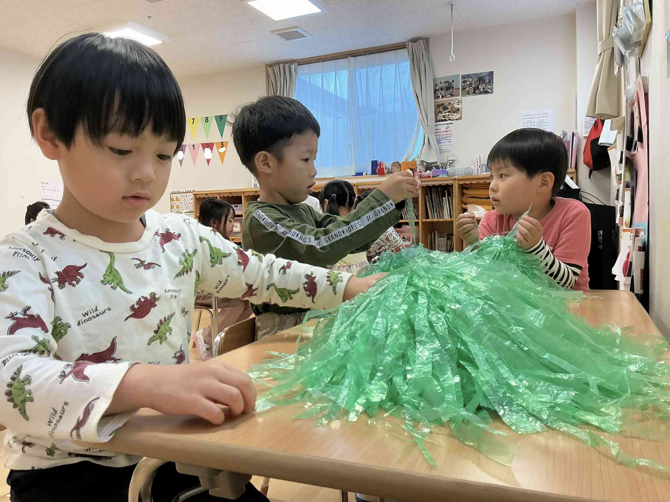 ポンポンを割くお手伝いもしてくれます