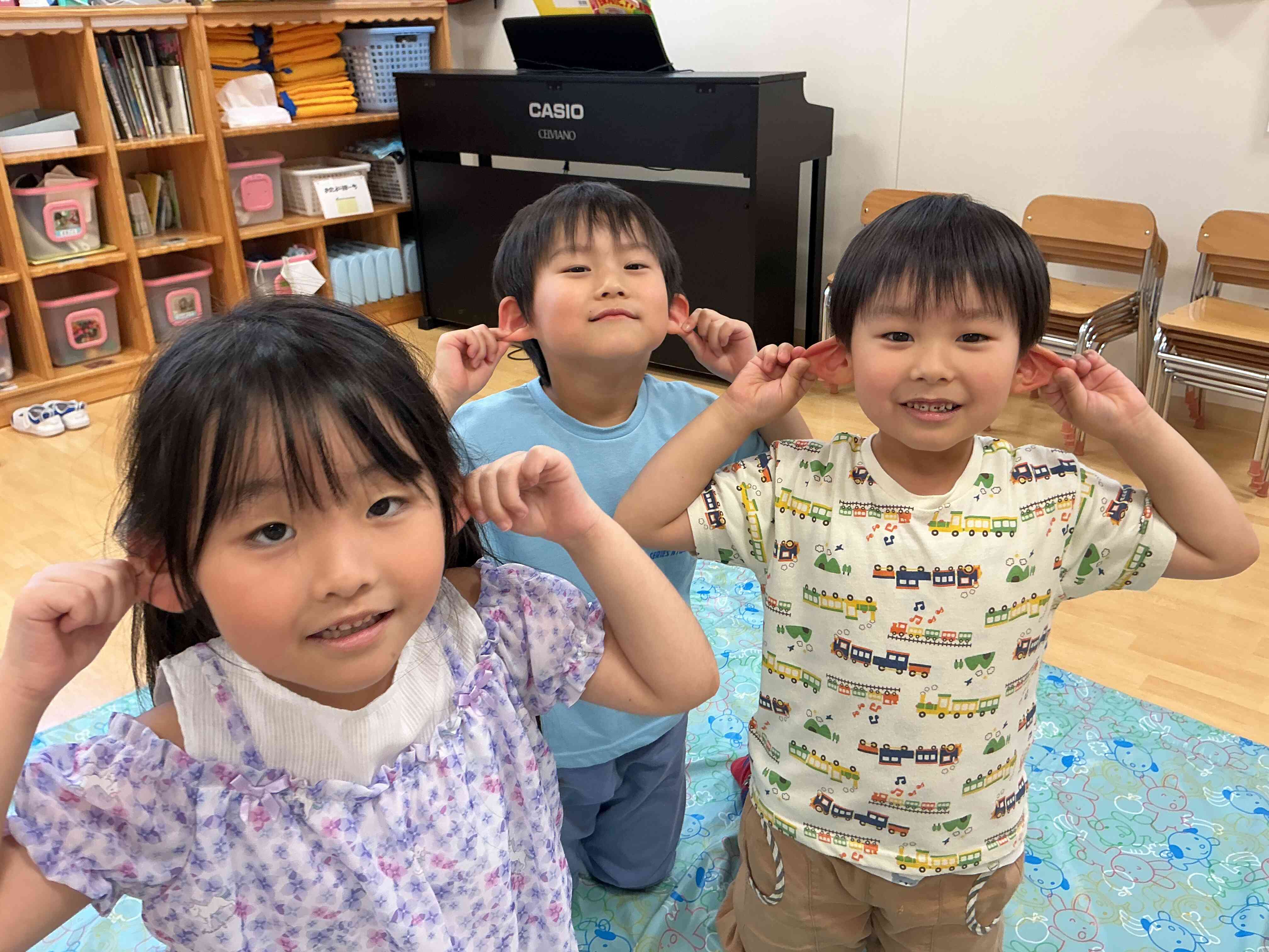 耳がびよ〜ん