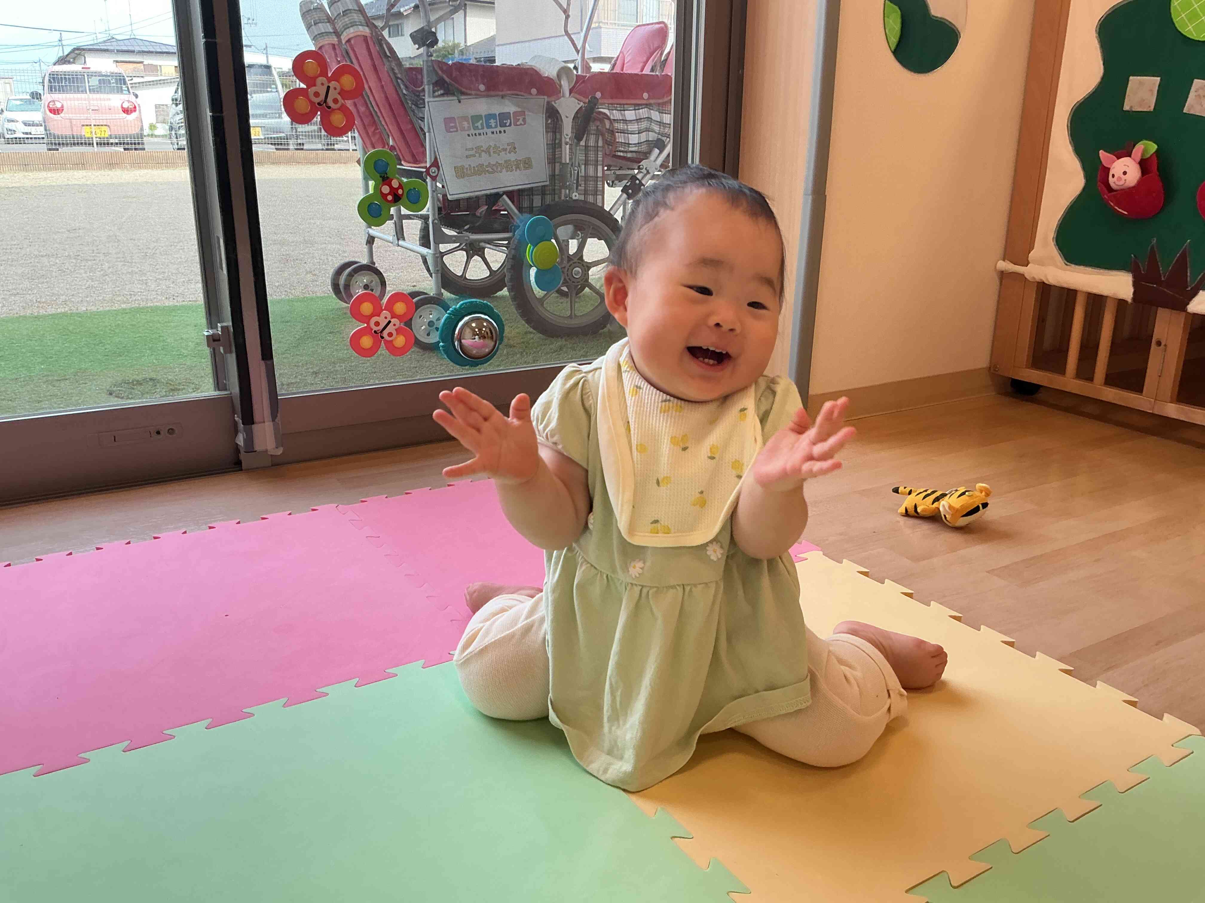 お歌に合わせてパチパチ拍手できるようになったよ⭐︎